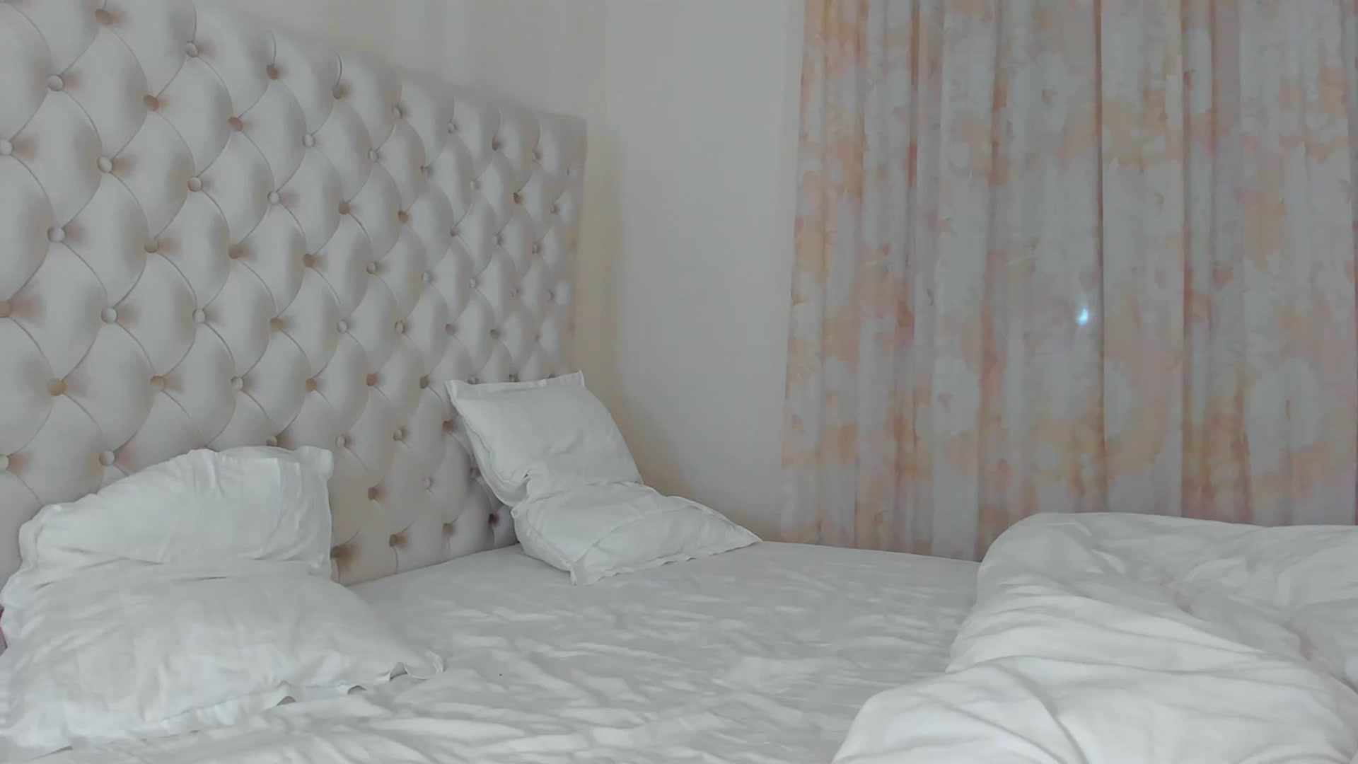 Gallery image thumbnail from AmberWTF's myfreecams stream on, 10/22/2023, 16:36 image 10 of 20