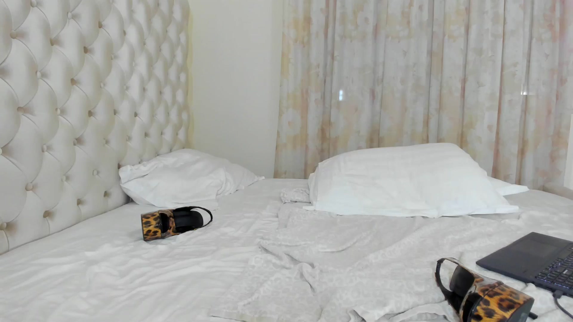 Gallery image thumbnail from AmberWTF's myfreecams stream on, 12/21/2023, 20:00 image 4 of 20