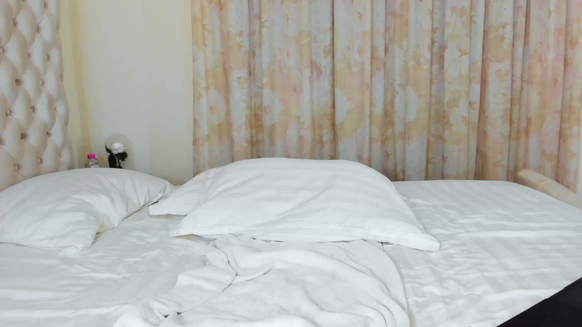 Gallery image thumbnail from AmberWTF's myfreecams stream on, 03/01/2024, 19:17 image 10 of 20