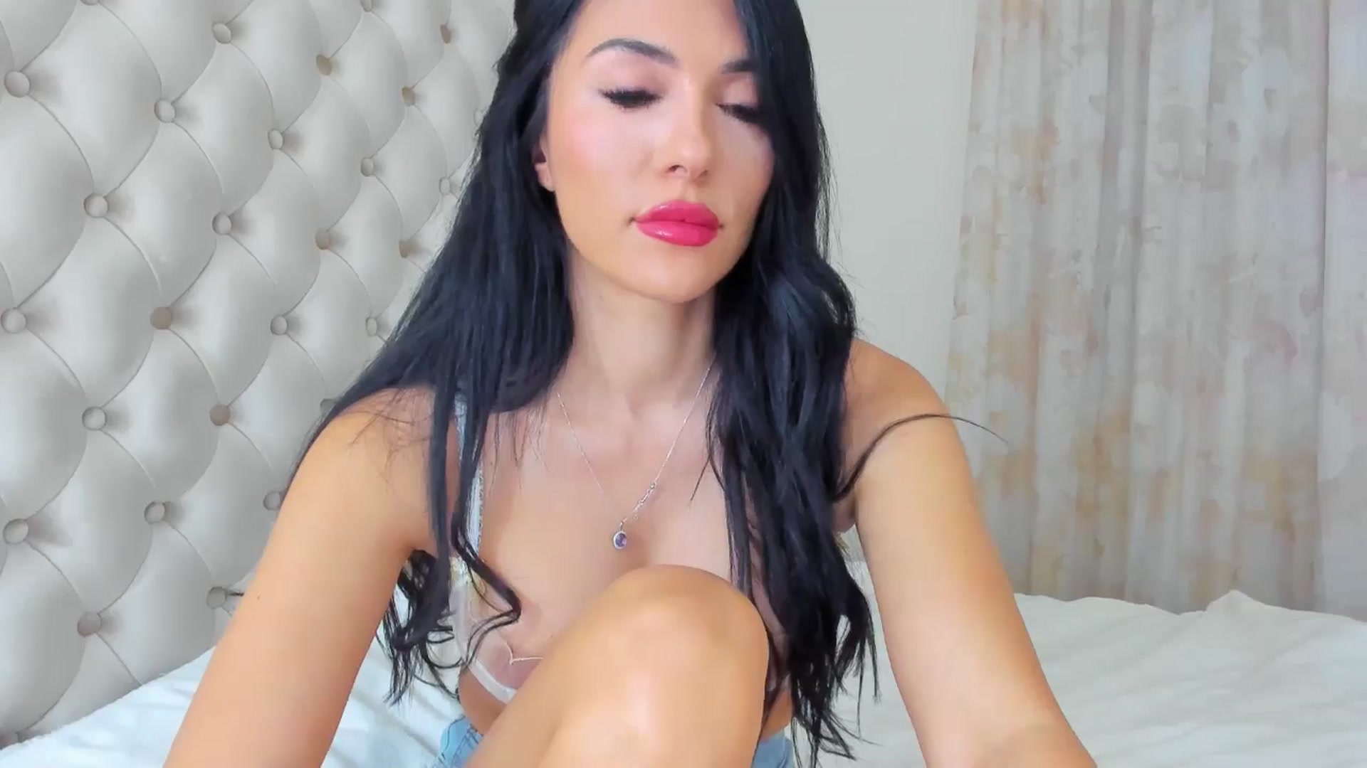 Gallery image thumbnail from AmberWTF's myfreecams stream on, 06/02/2024, 17:01 image 14 of 20