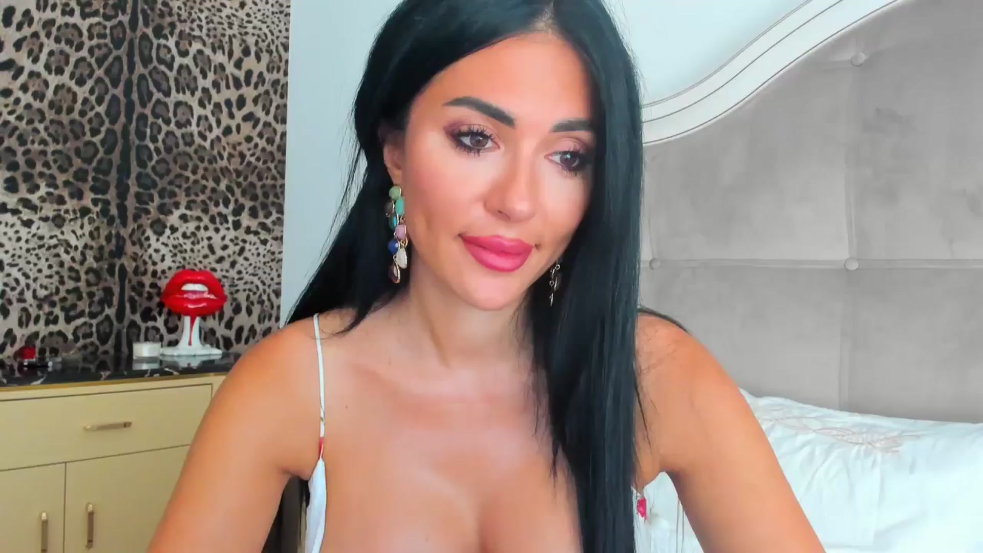 Gallery image thumbnail from AmberWTF's myfreecams stream on, 07/27/2024, 16:18 image 1 of 20