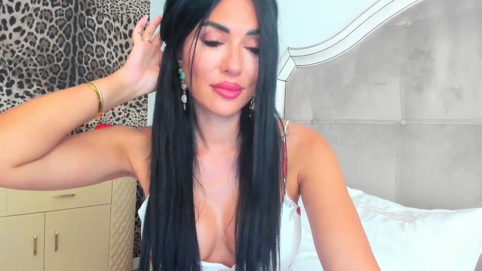 Gallery image thumbnail from AmberWTF's myfreecams stream on, 07/27/2024, 16:48 image 12 of 20
