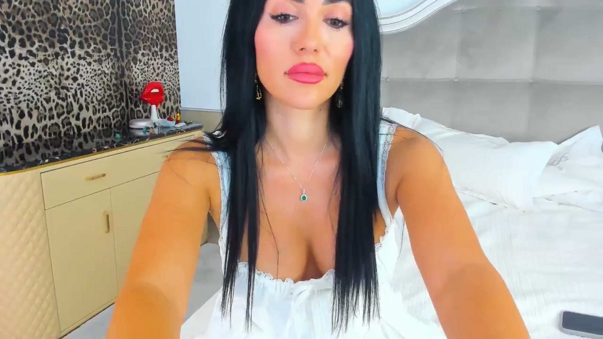 Gallery image thumbnail from AmberWTF's myfreecams stream on, 09/10/2024, 17:57 image 16 of 20