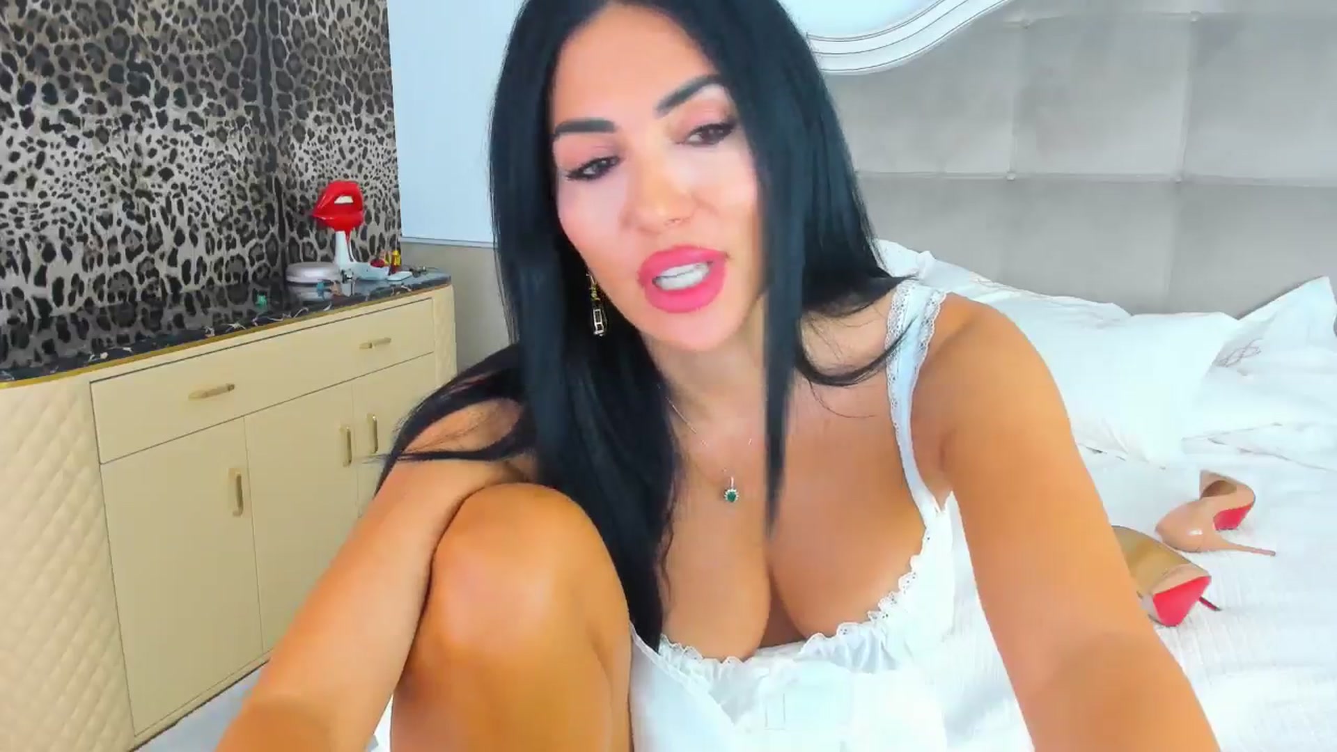 Gallery image thumbnail from AmberWTF's myfreecams stream on, 09/10/2024, 17:57 image 17 of 20
