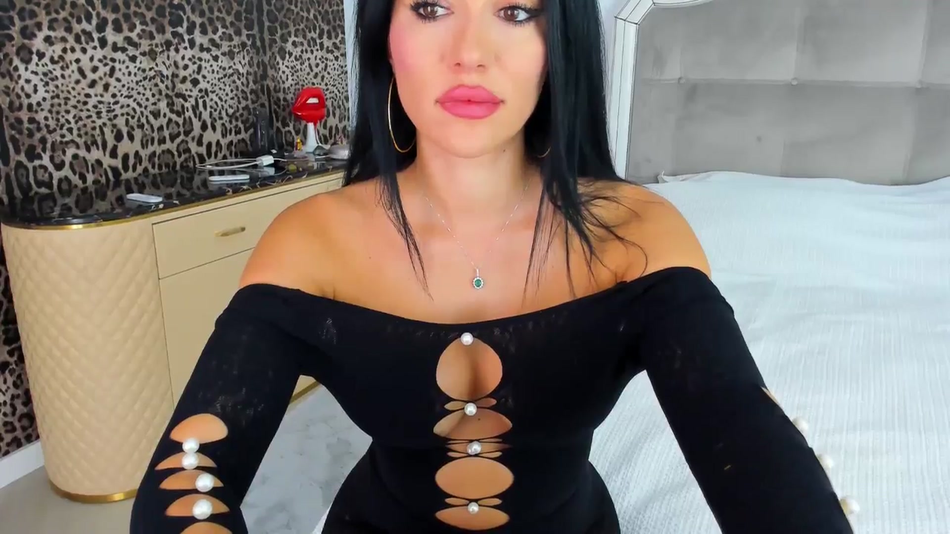 Gallery image thumbnail from AmberWTF's myfreecams stream on, 09/20/2024, 21:07 image 12 of 20