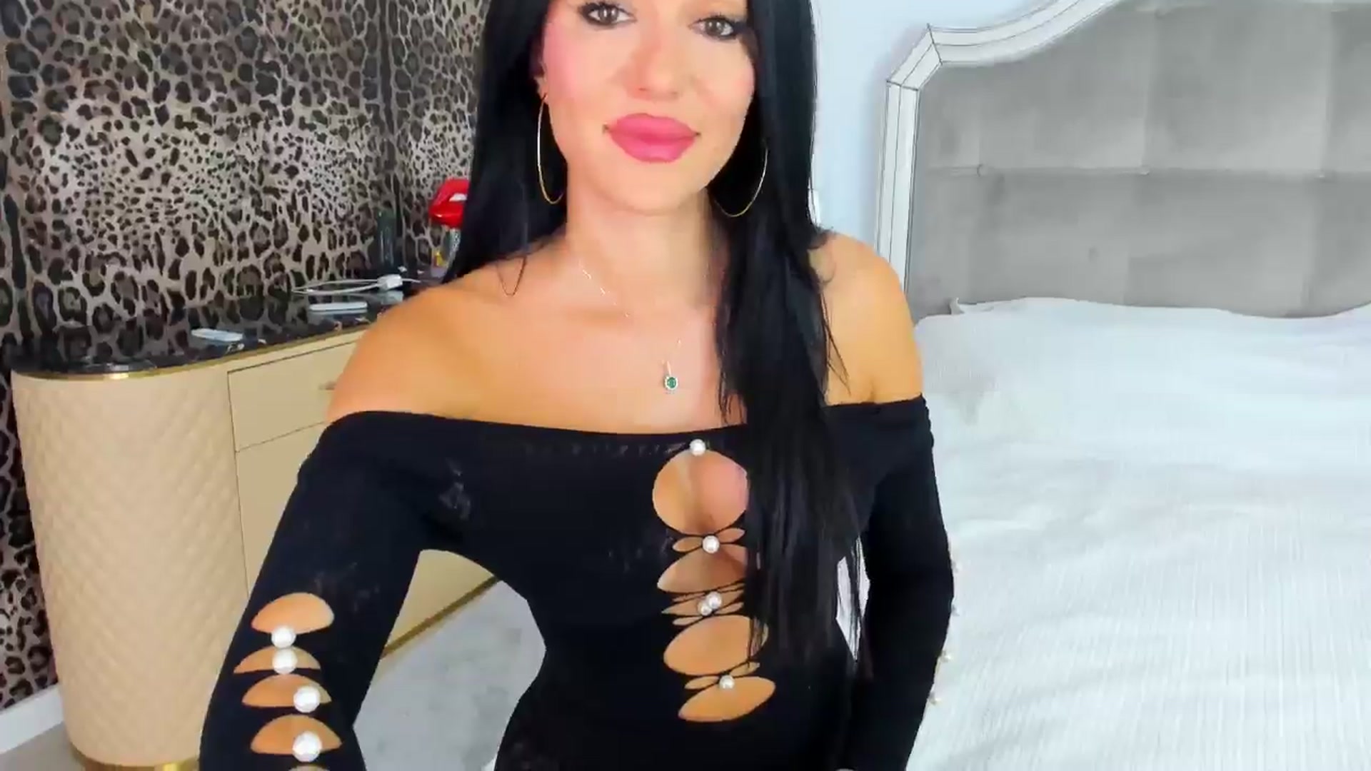 Gallery image thumbnail from AmberWTF's myfreecams stream on, 09/20/2024, 21:07 image 15 of 20