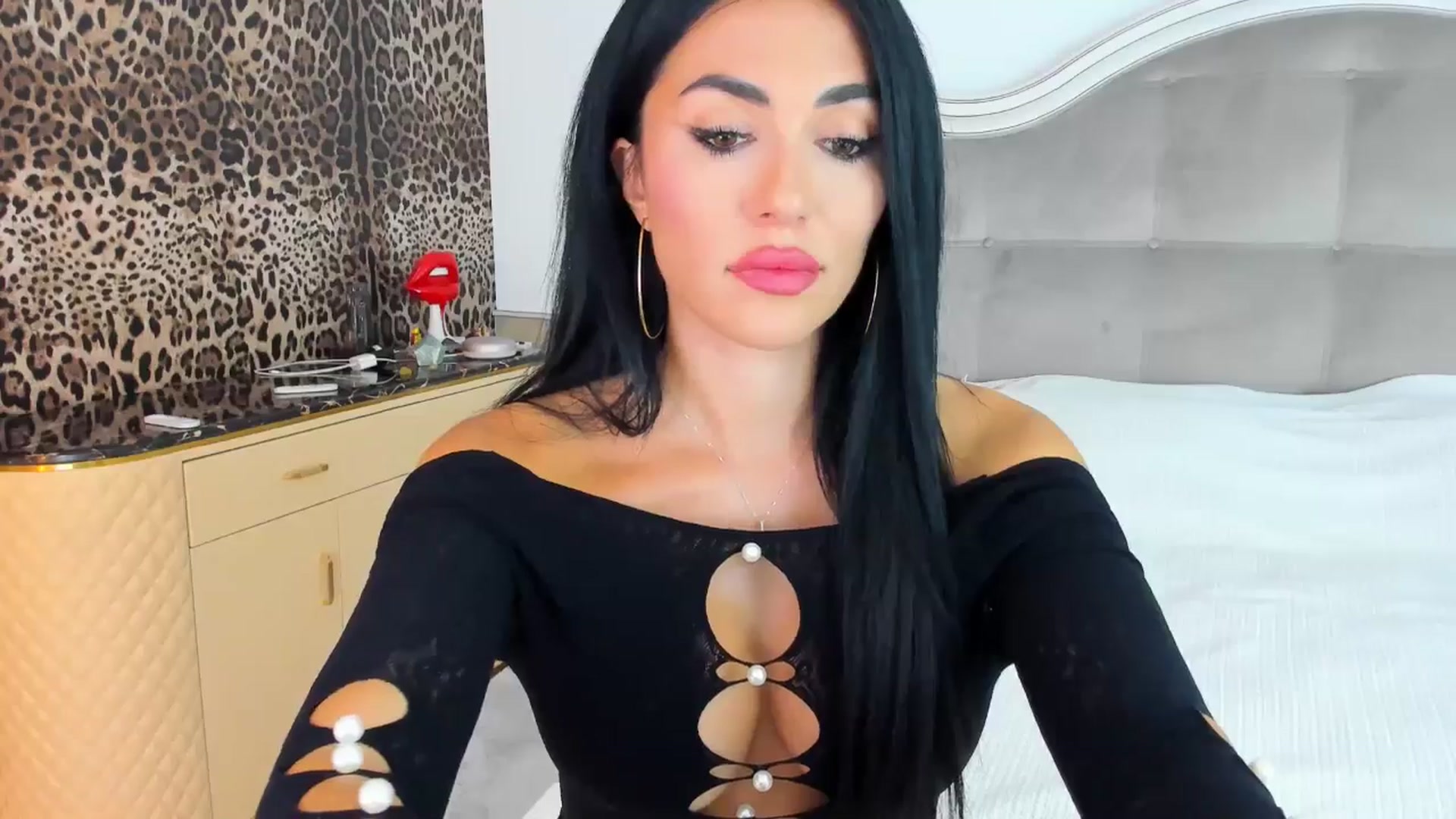 Gallery image thumbnail from AmberWTF's myfreecams stream on, 09/20/2024, 21:07 image 3 of 20