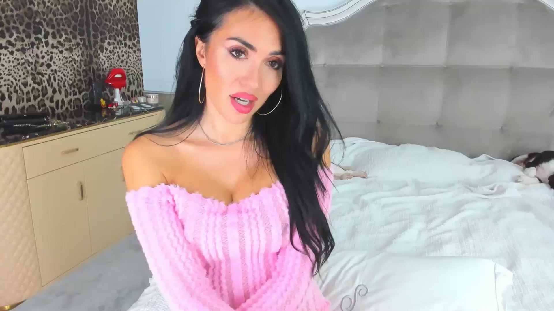 Gallery image thumbnail from AmberWTF's myfreecams stream on, 10/03/2024, 20:32 image 6 of 20