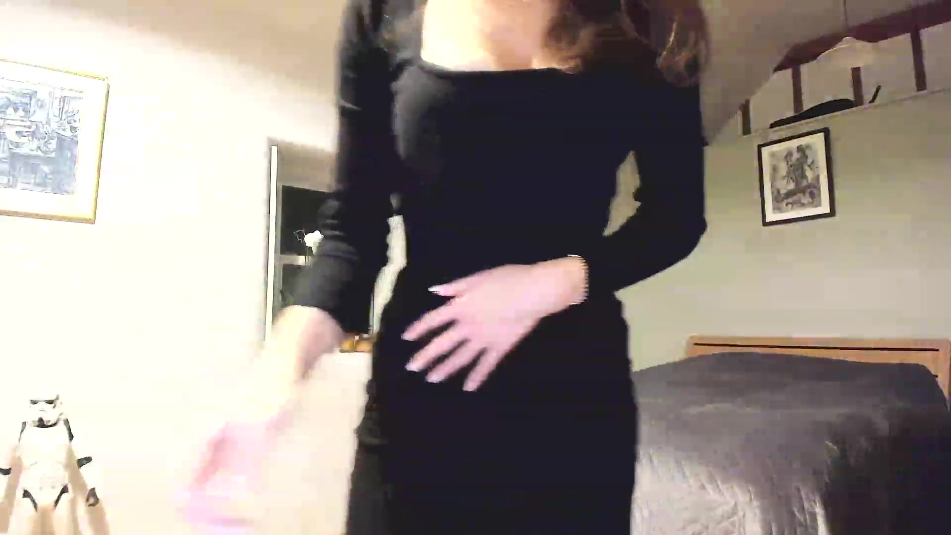 Gallery image thumbnail from Amber_Fry's myfreecams stream on, 11/15/2022, 24:23 image 14 of 20