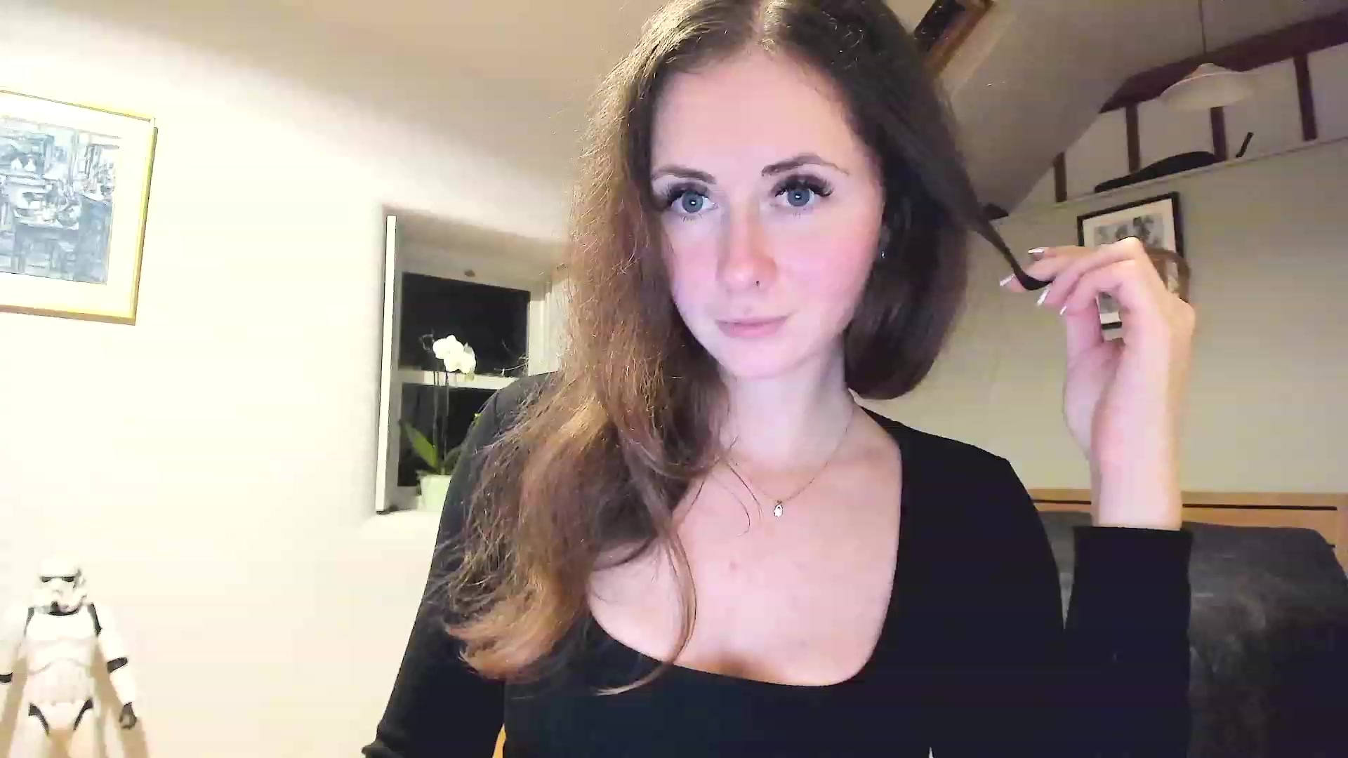 Gallery image thumbnail from Amber_Fry's myfreecams stream on, 11/15/2022, 24:23 image 4 of 20