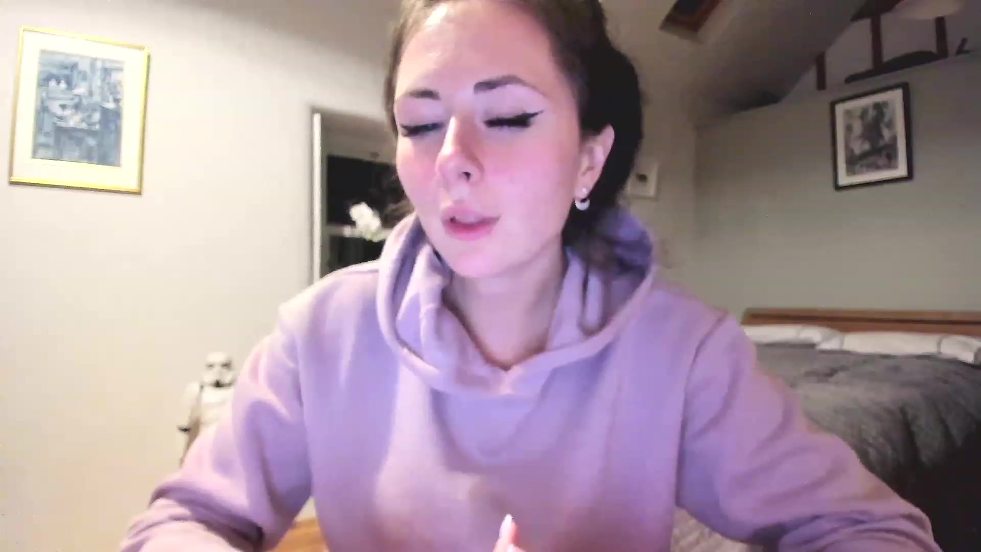 Gallery image thumbnail from Amber_Fry's myfreecams stream on, 11/21/2022, 22:35 image 4 of 20