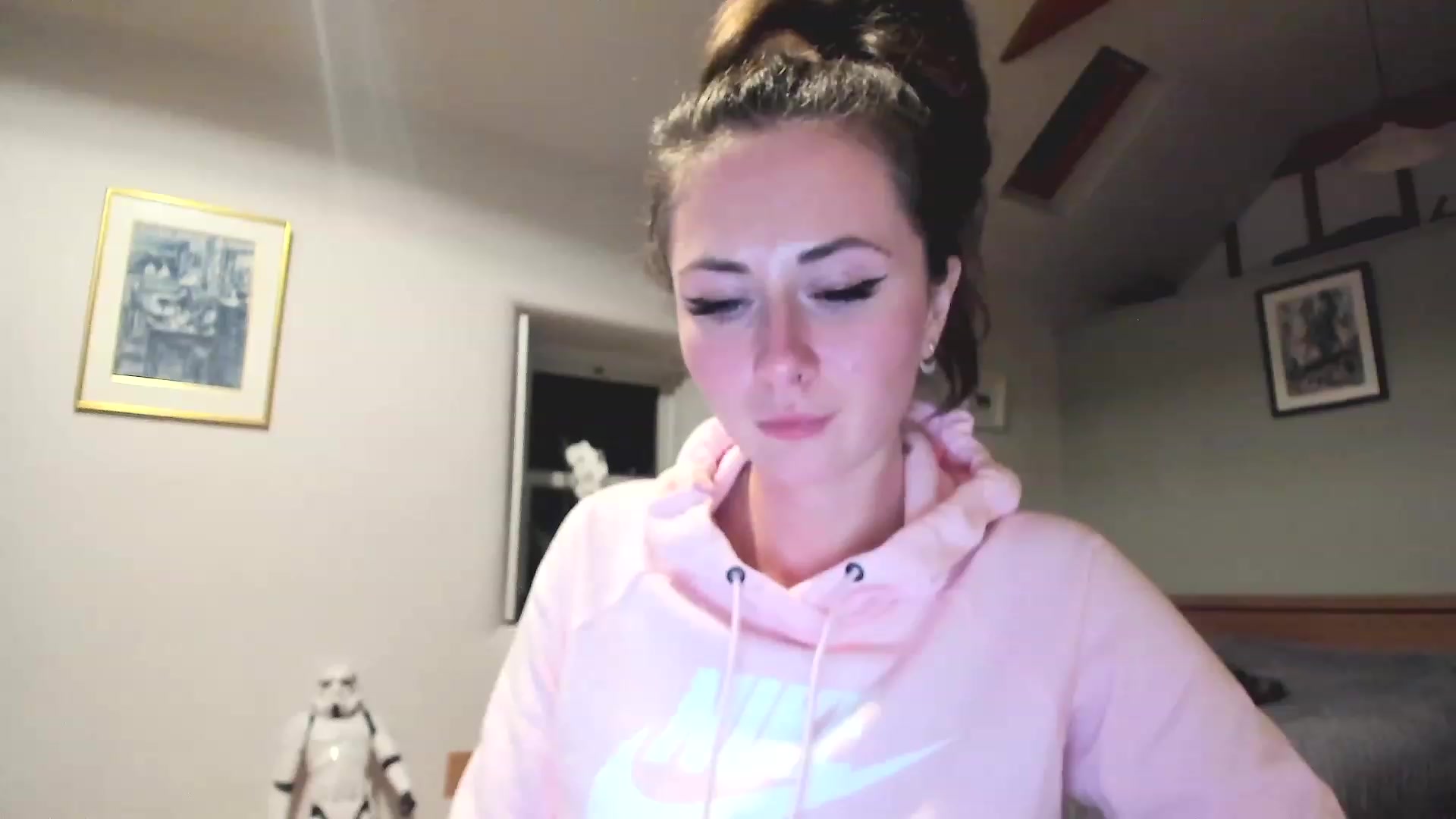 Gallery image thumbnail from Amber_Fry's myfreecams stream on, 11/28/2022, 23:04 image 15 of 20