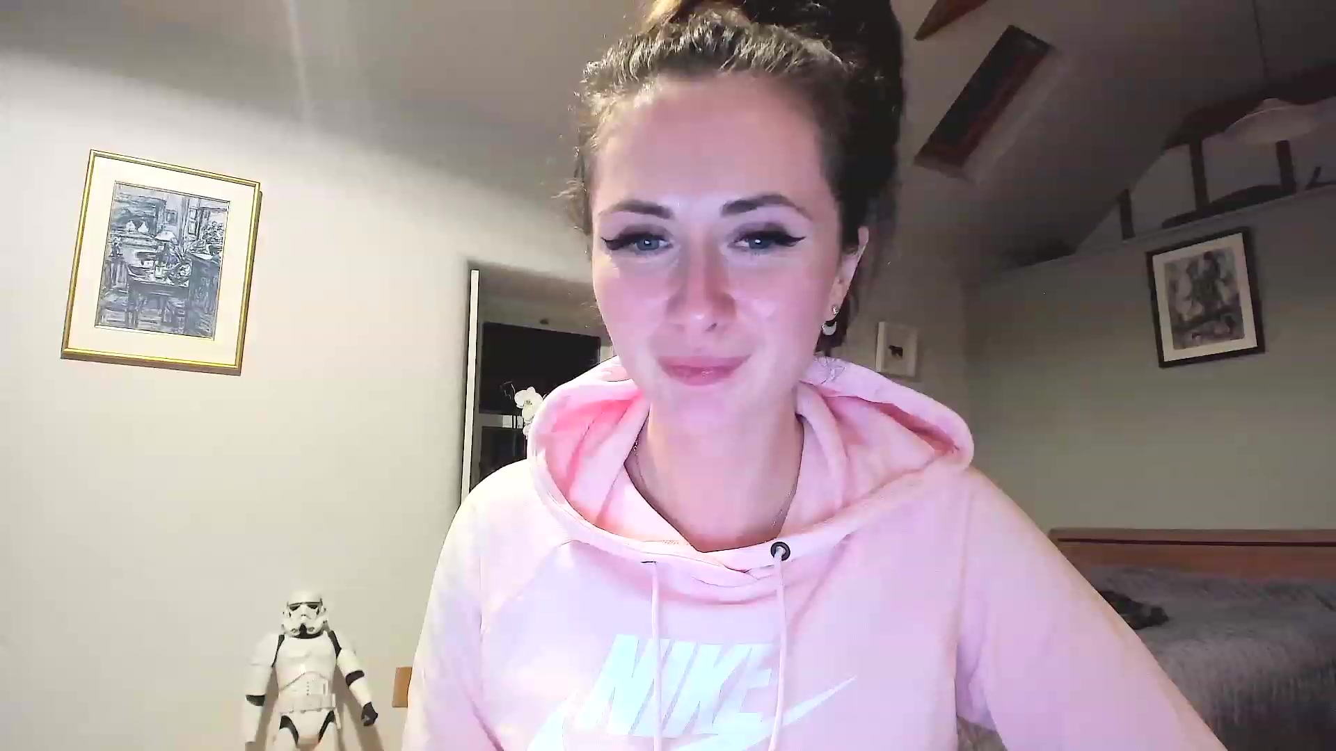 Gallery image thumbnail from Amber_Fry's myfreecams stream on, 11/28/2022, 23:04 image 20 of 20