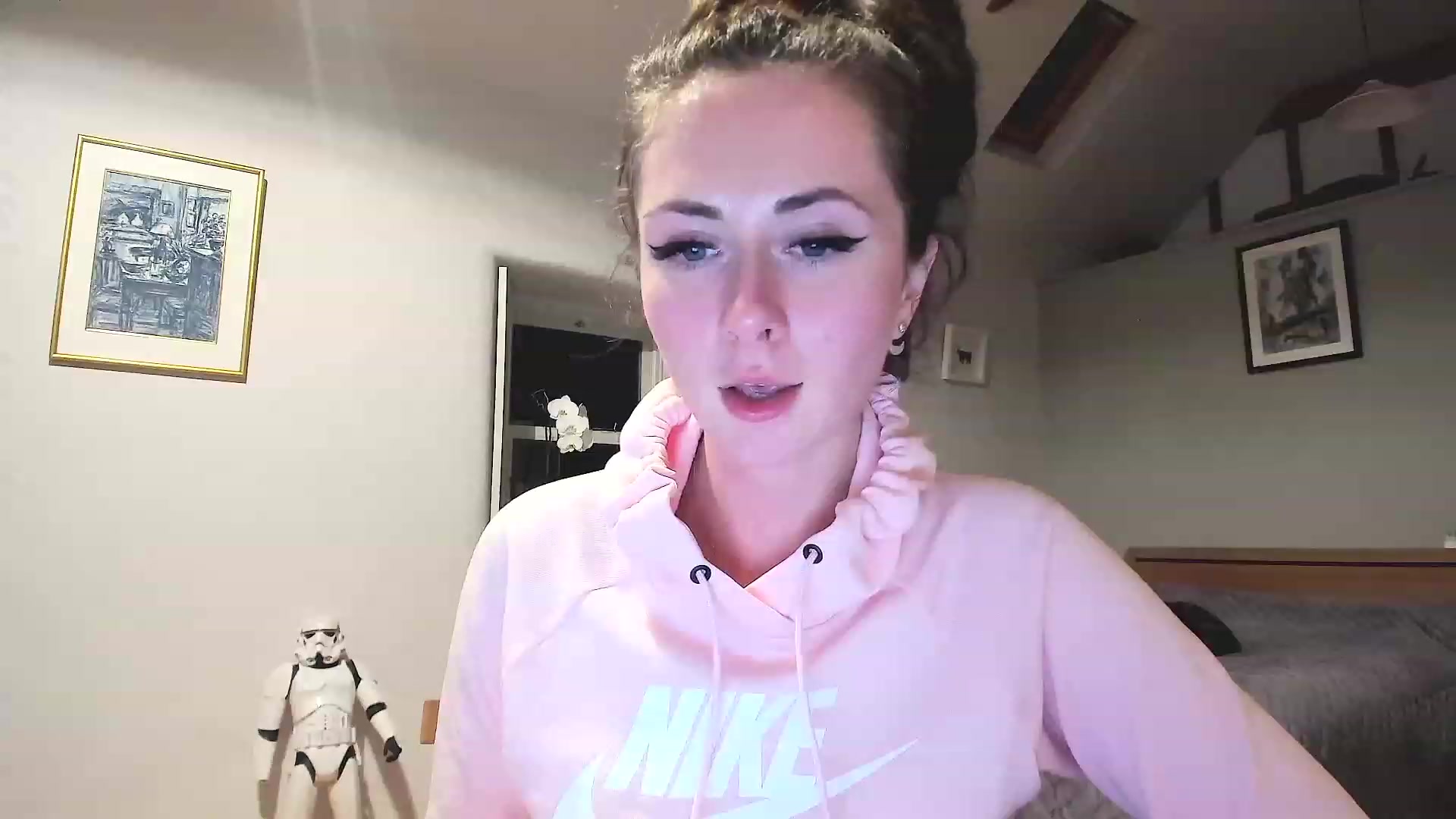 Gallery image thumbnail from Amber_Fry's myfreecams stream on, 11/28/2022, 23:04 image 13 of 20