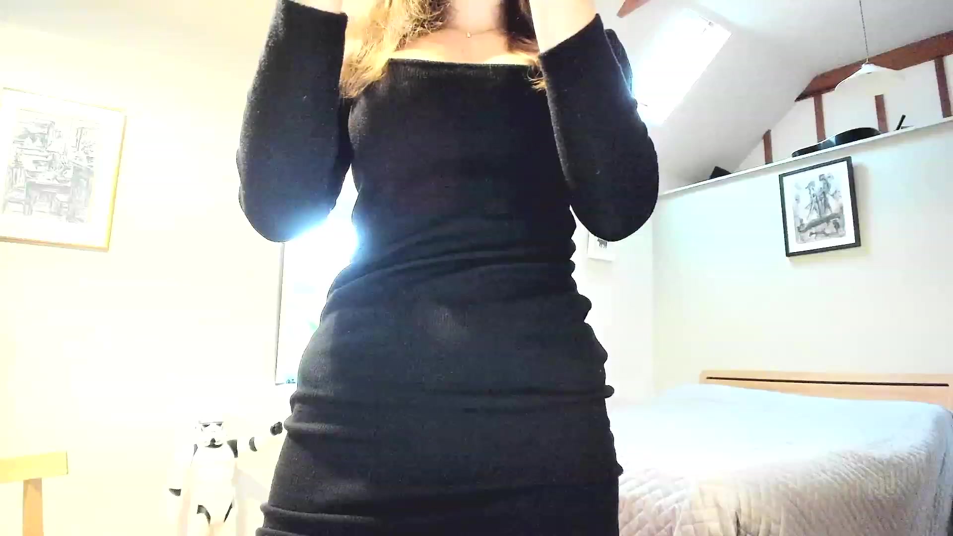 Gallery image thumbnail from Amber_Fry's myfreecams stream on, 12/04/2022, 13:05 image 10 of 20