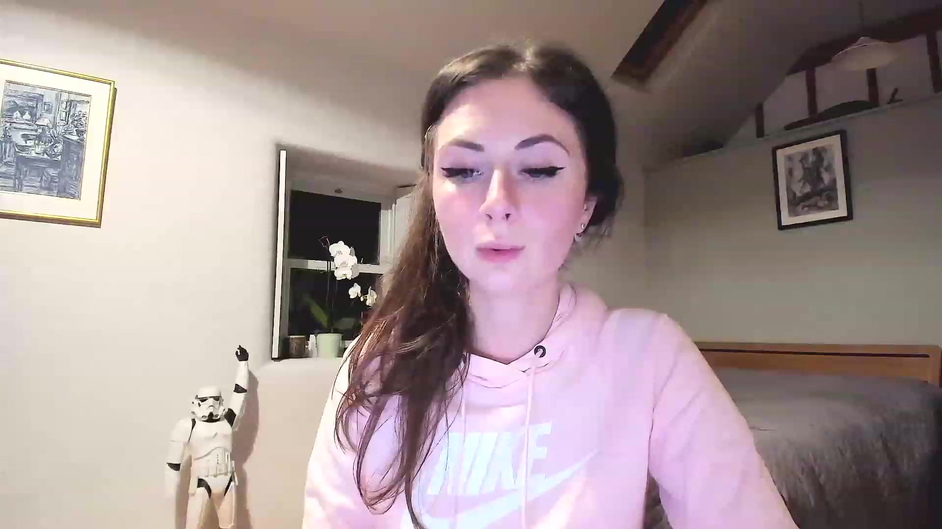 Gallery image thumbnail from Amber_Fry's myfreecams stream on, 12/06/2022, 23:00 image 16 of 20