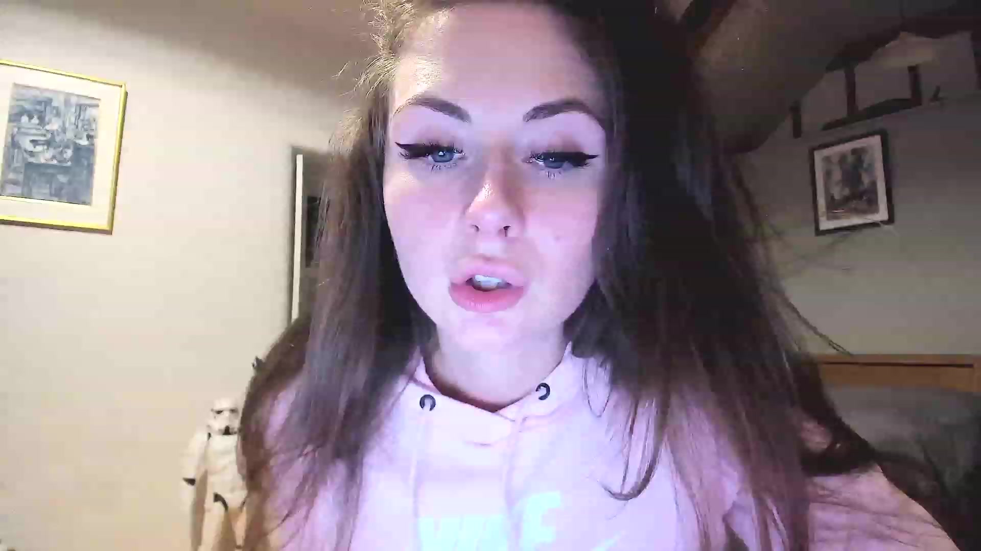 Gallery image thumbnail from Amber_Fry's myfreecams stream on, 12/06/2022, 23:00 image 5 of 20