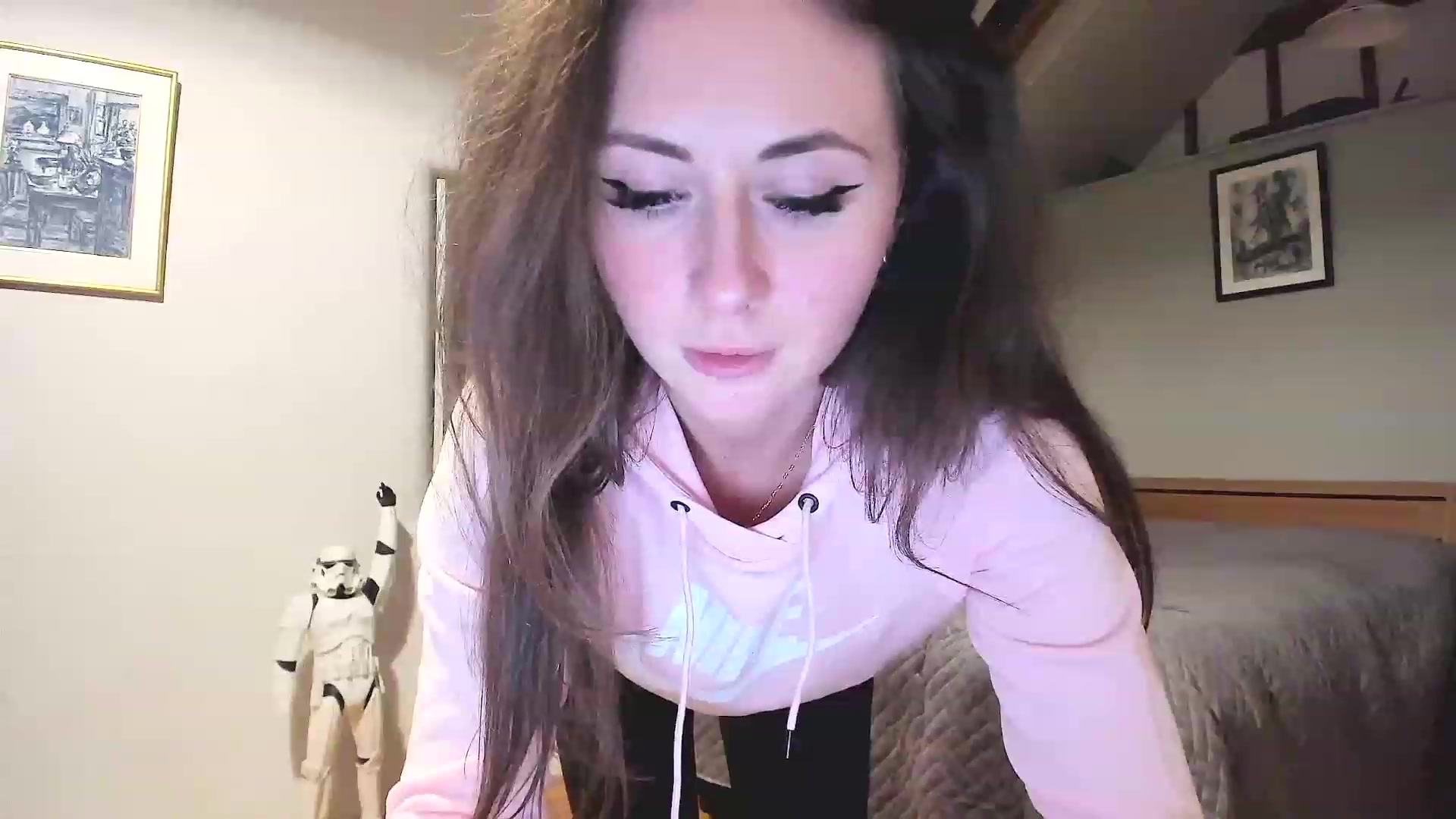 Gallery image thumbnail from Amber_Fry's myfreecams stream on, 12/06/2022, 23:00 image 9 of 20