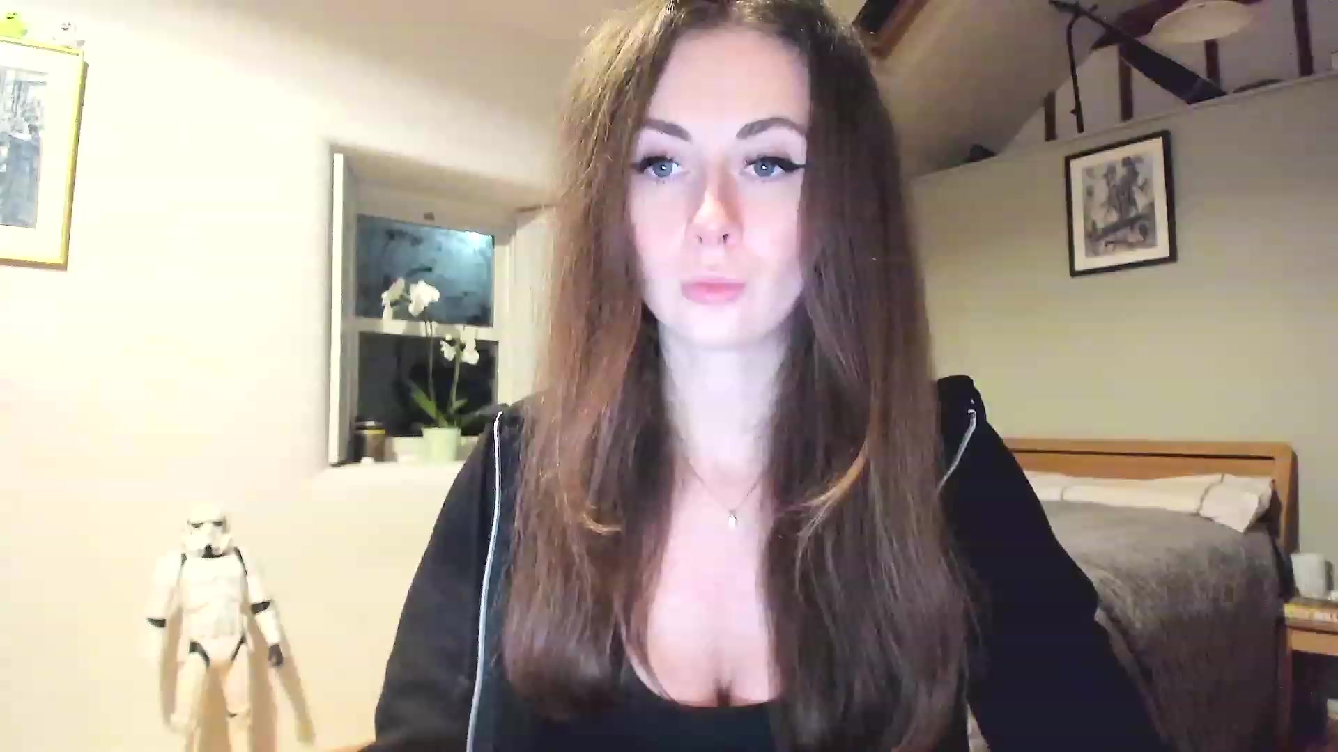 Gallery image thumbnail from Amber_Fry's myfreecams stream on, 12/09/2022, 19:06 image 12 of 20