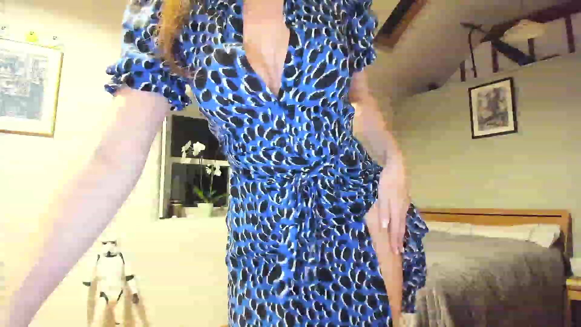 Gallery image thumbnail from Amber_Fry's myfreecams stream on, 12/09/2022, 22:39 image 10 of 20
