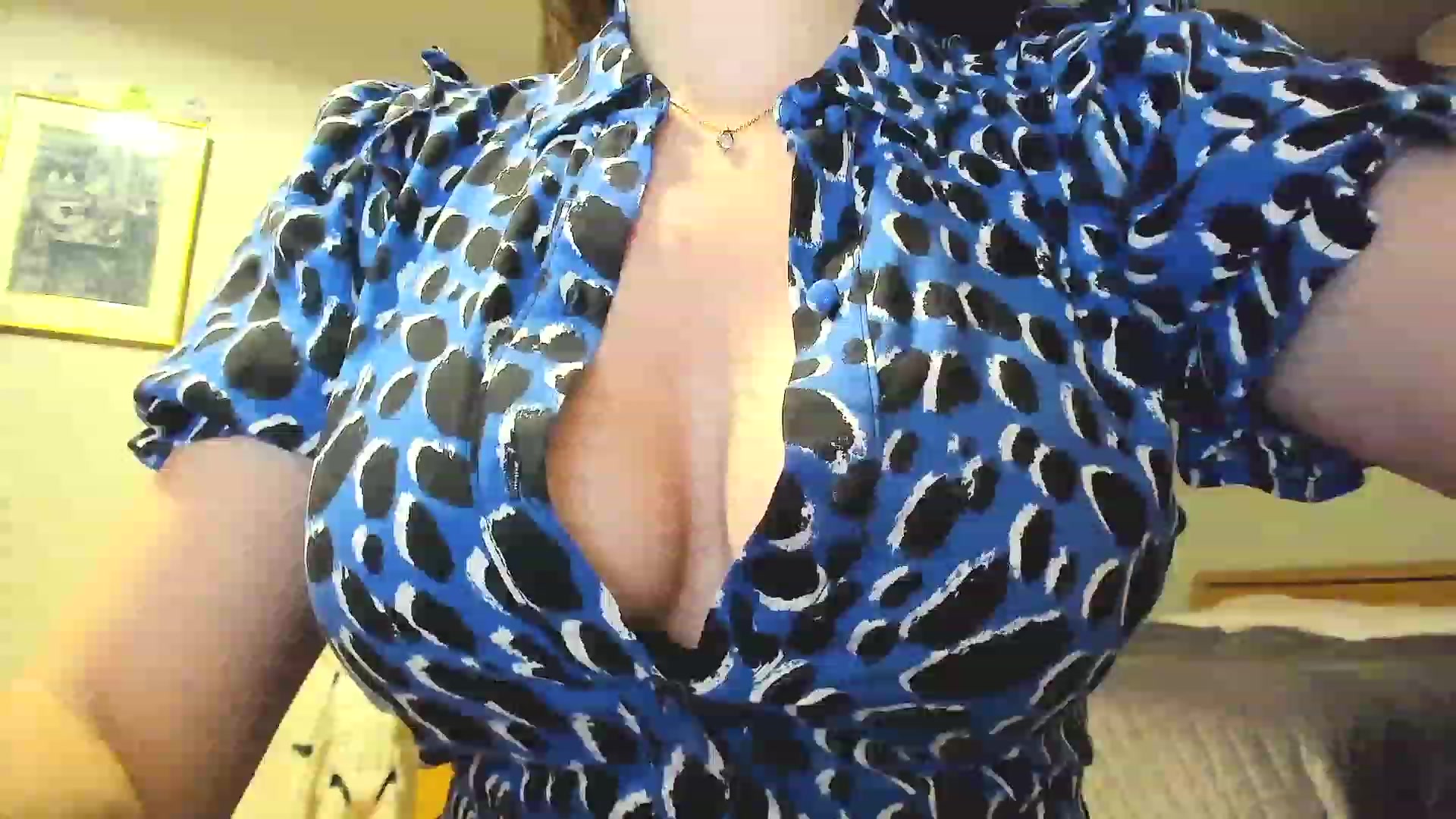 Gallery image thumbnail from Amber_Fry's myfreecams stream on, 12/16/2022, 24:28 image 5 of 20