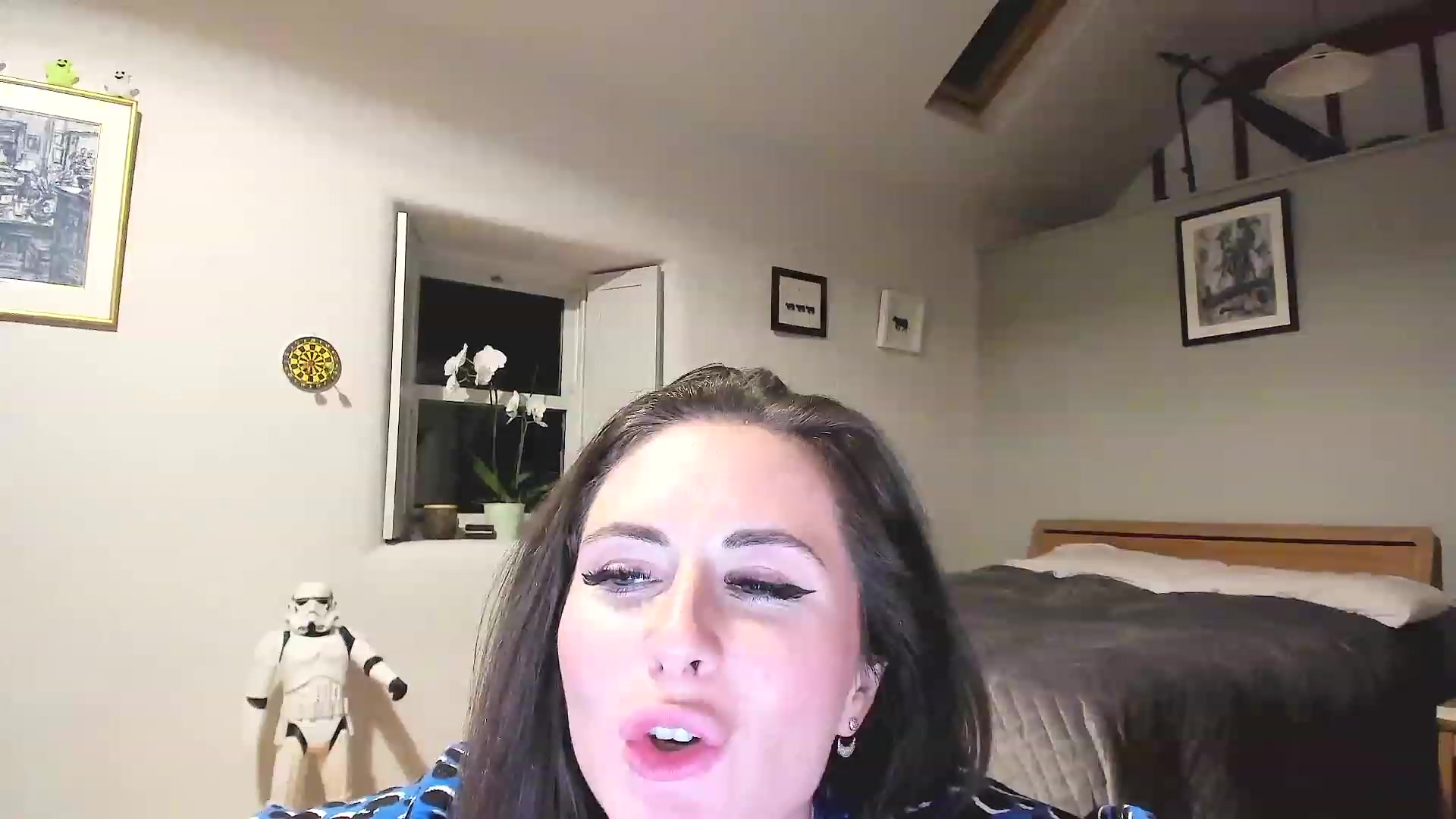 Gallery image thumbnail from Amber_Fry's myfreecams stream on, 12/16/2022, 24:28 image 17 of 20