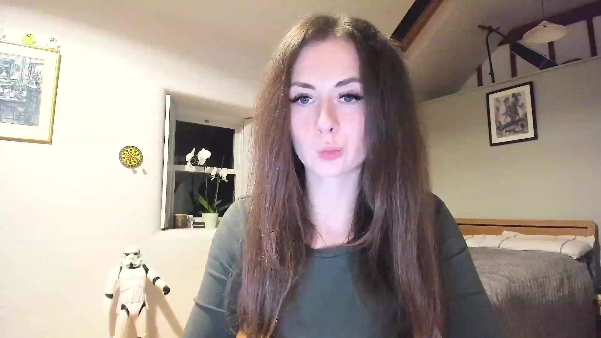 Gallery image thumbnail from Amber_Fry's myfreecams stream on, 12/16/2022, 20:00 image 18 of 20
