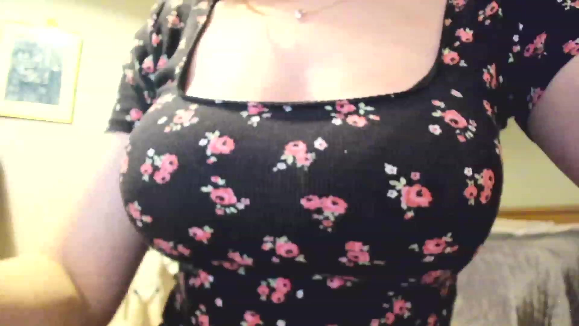 Gallery image thumbnail from Amber_Fry's myfreecams stream on, 12/17/2022, 22:38 image 15 of 20