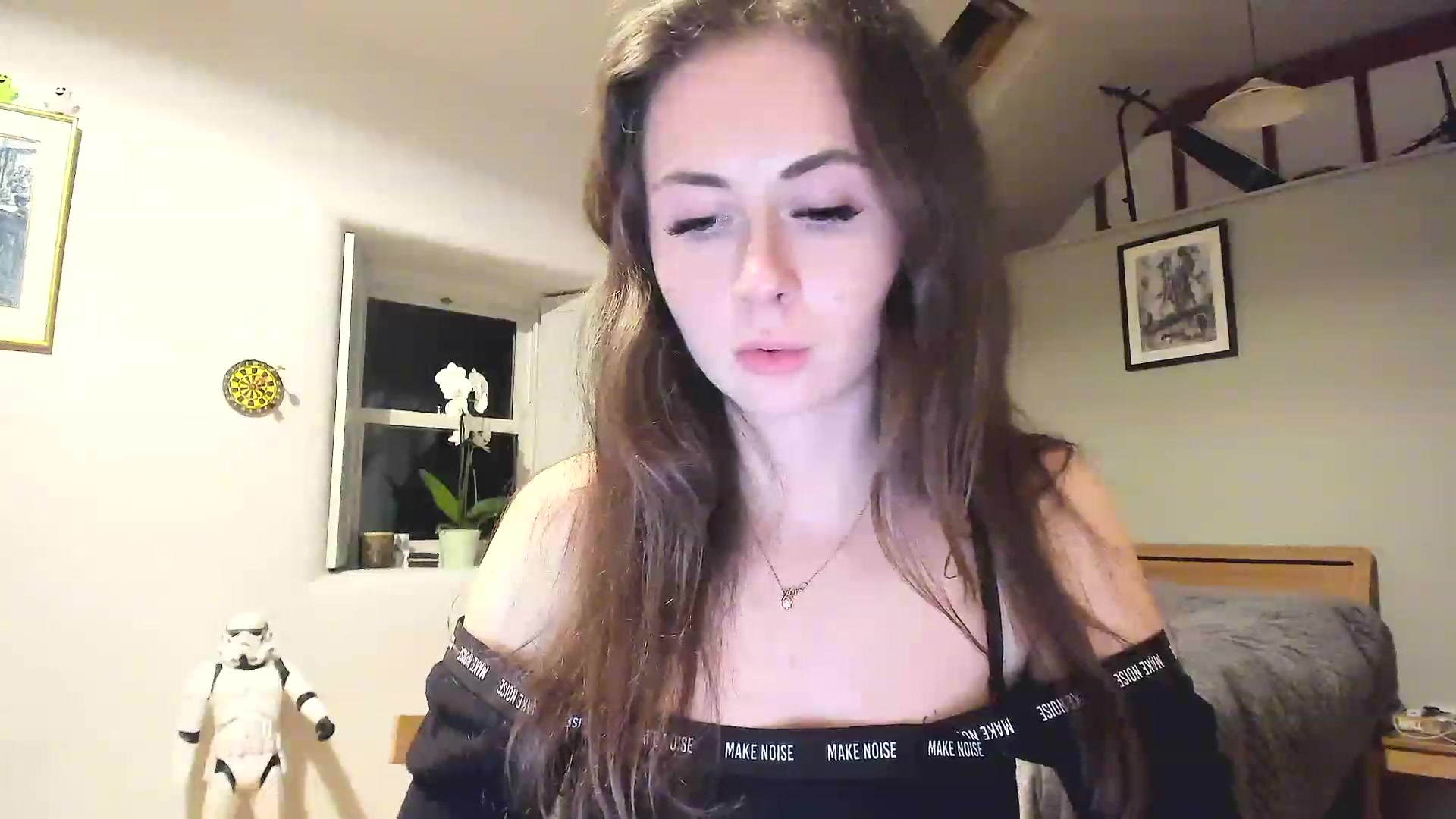 Gallery image thumbnail from Amber_Fry's myfreecams stream on, 12/18/2022, 23:16 image 12 of 20