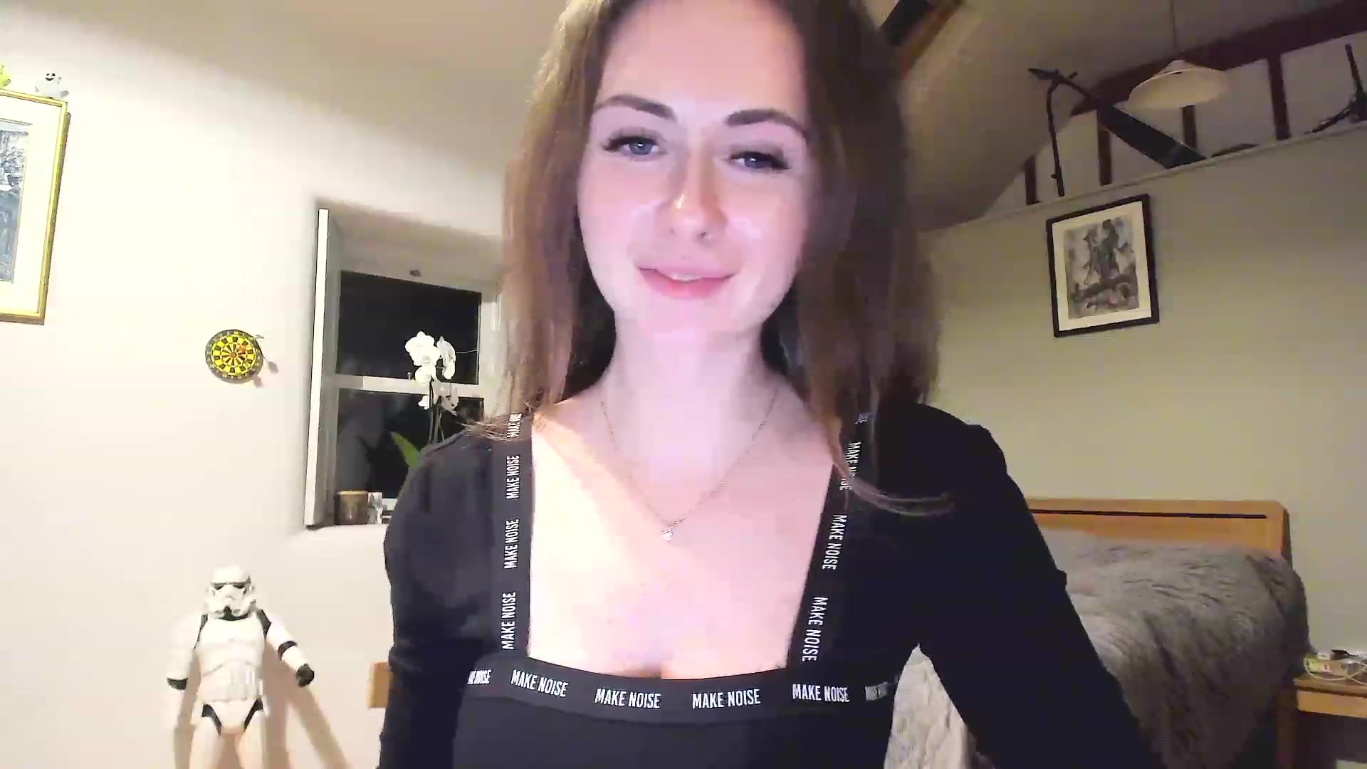 Gallery image thumbnail from Amber_Fry's myfreecams stream on, 12/18/2022, 23:16 image 15 of 20