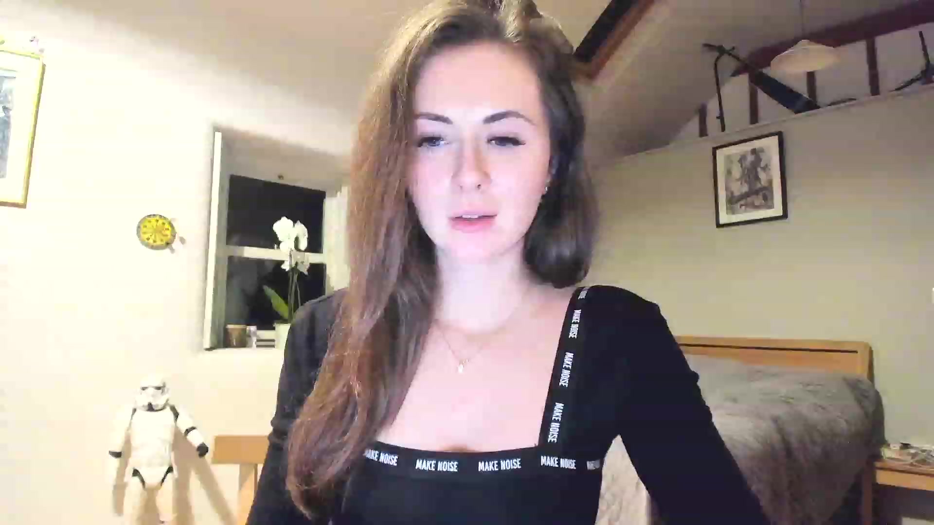 Gallery image thumbnail from Amber_Fry's myfreecams stream on, 12/18/2022, 23:31 image 5 of 20
