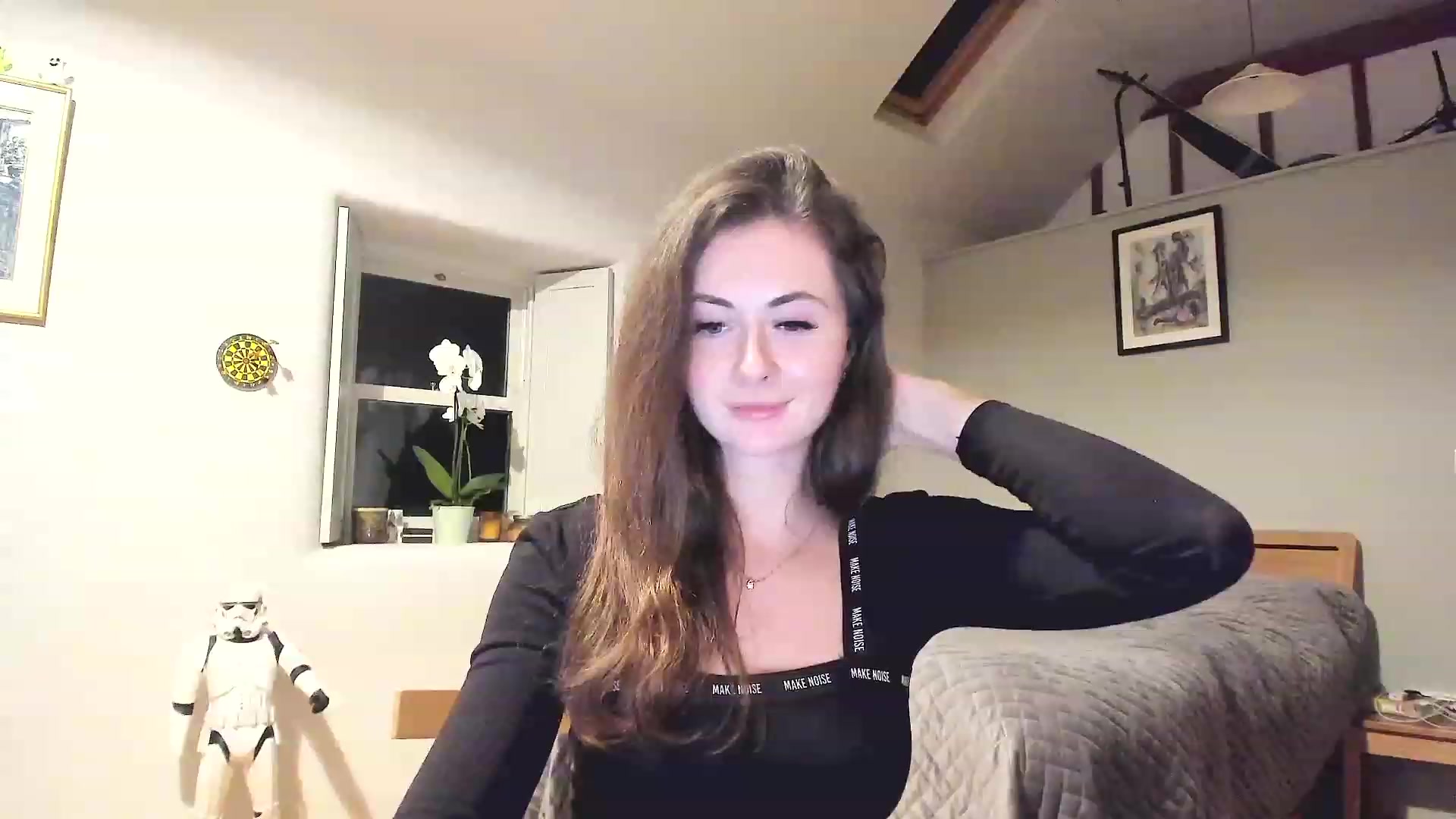 Gallery image thumbnail from Amber_Fry's myfreecams stream on, 12/18/2022, 23:31 image 20 of 20