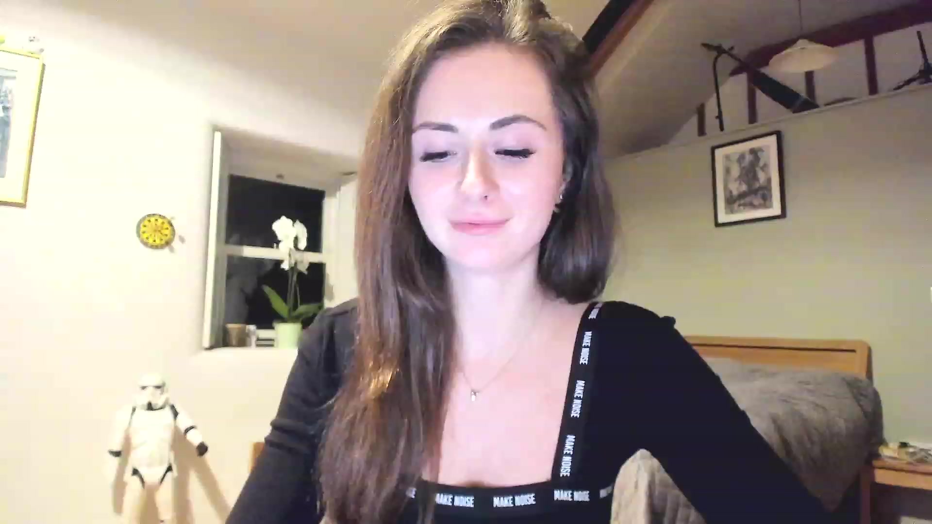 Gallery image thumbnail from Amber_Fry's myfreecams stream on, 12/18/2022, 23:31 image 8 of 20