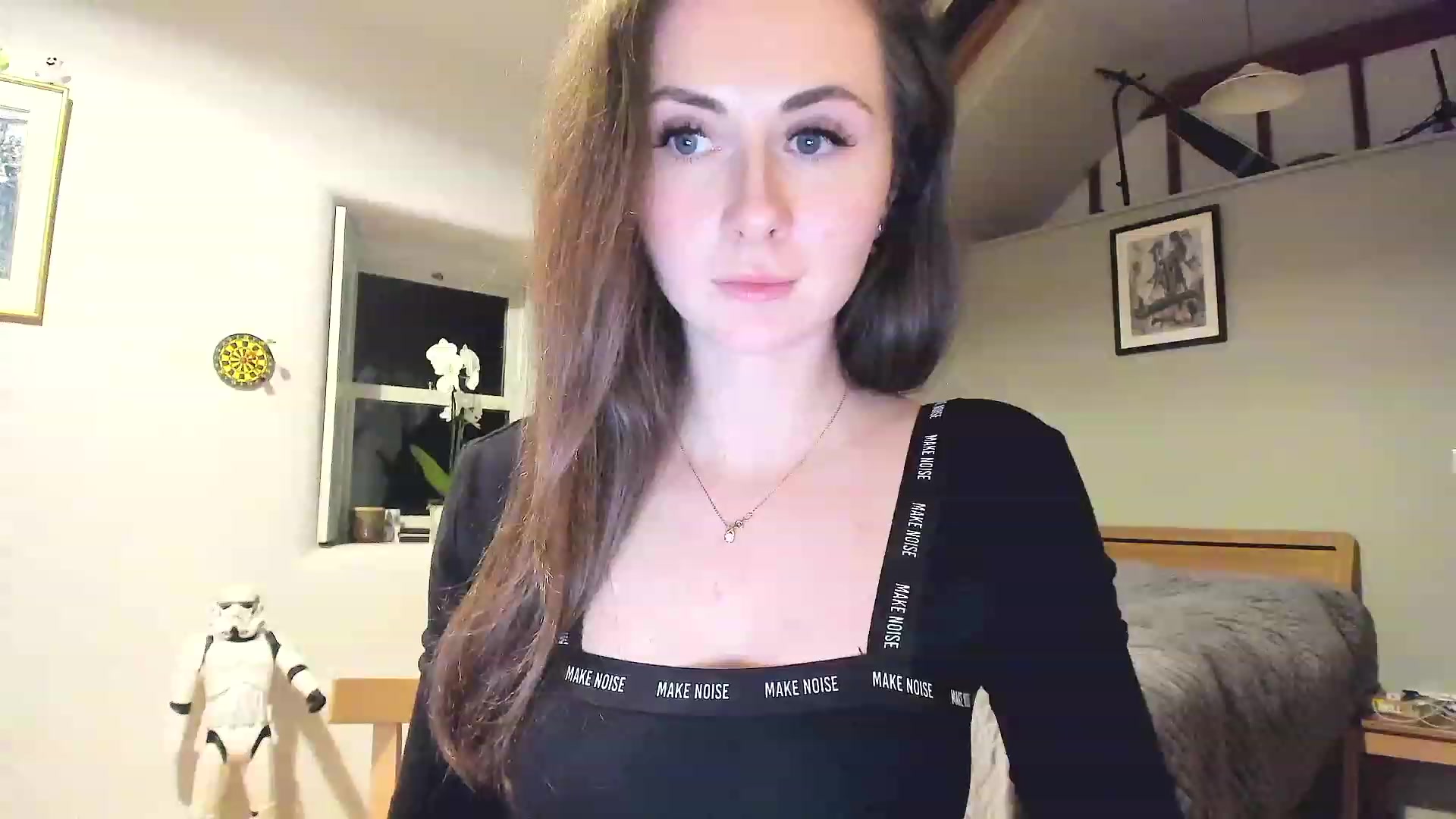 Gallery image thumbnail from Amber_Fry's myfreecams stream on, 12/18/2022, 23:31 image 1 of 20