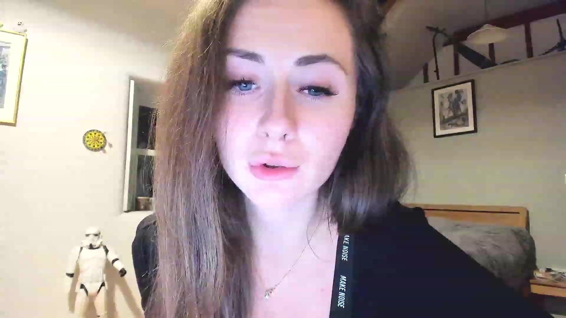 Gallery image thumbnail from Amber_Fry's myfreecams stream on, 12/18/2022, 23:31 image 12 of 20