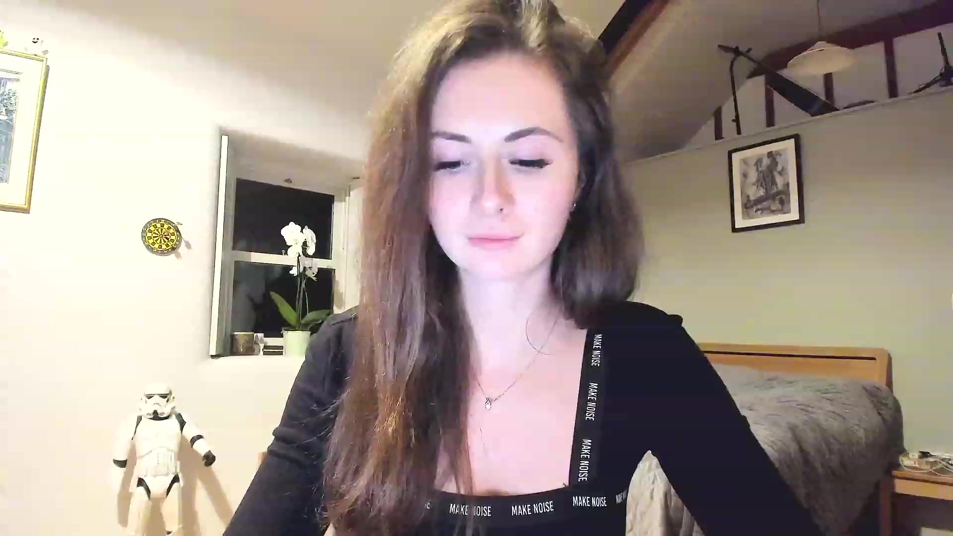 Gallery image thumbnail from Amber_Fry's myfreecams stream on, 12/18/2022, 23:31 image 18 of 20