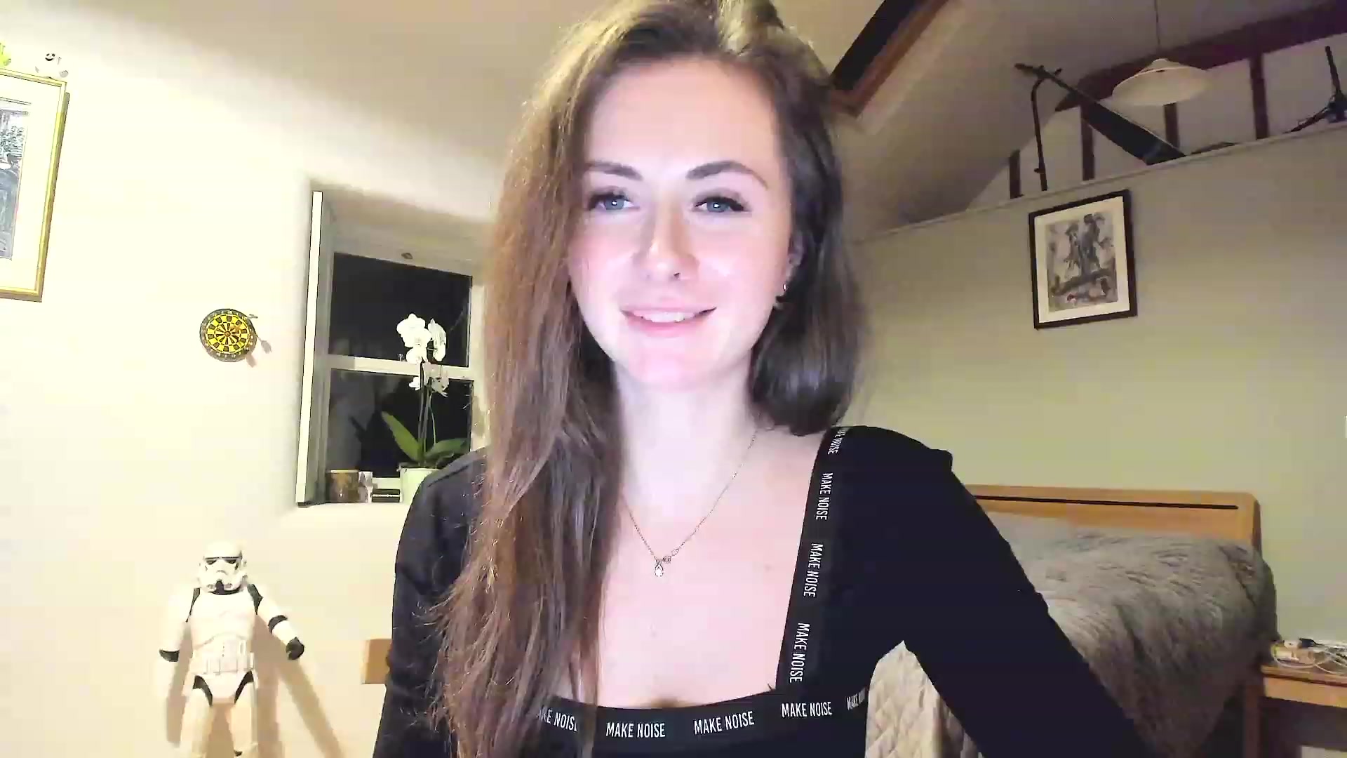 Gallery image thumbnail from Amber_Fry's myfreecams stream on, 12/18/2022, 23:31 image 7 of 20