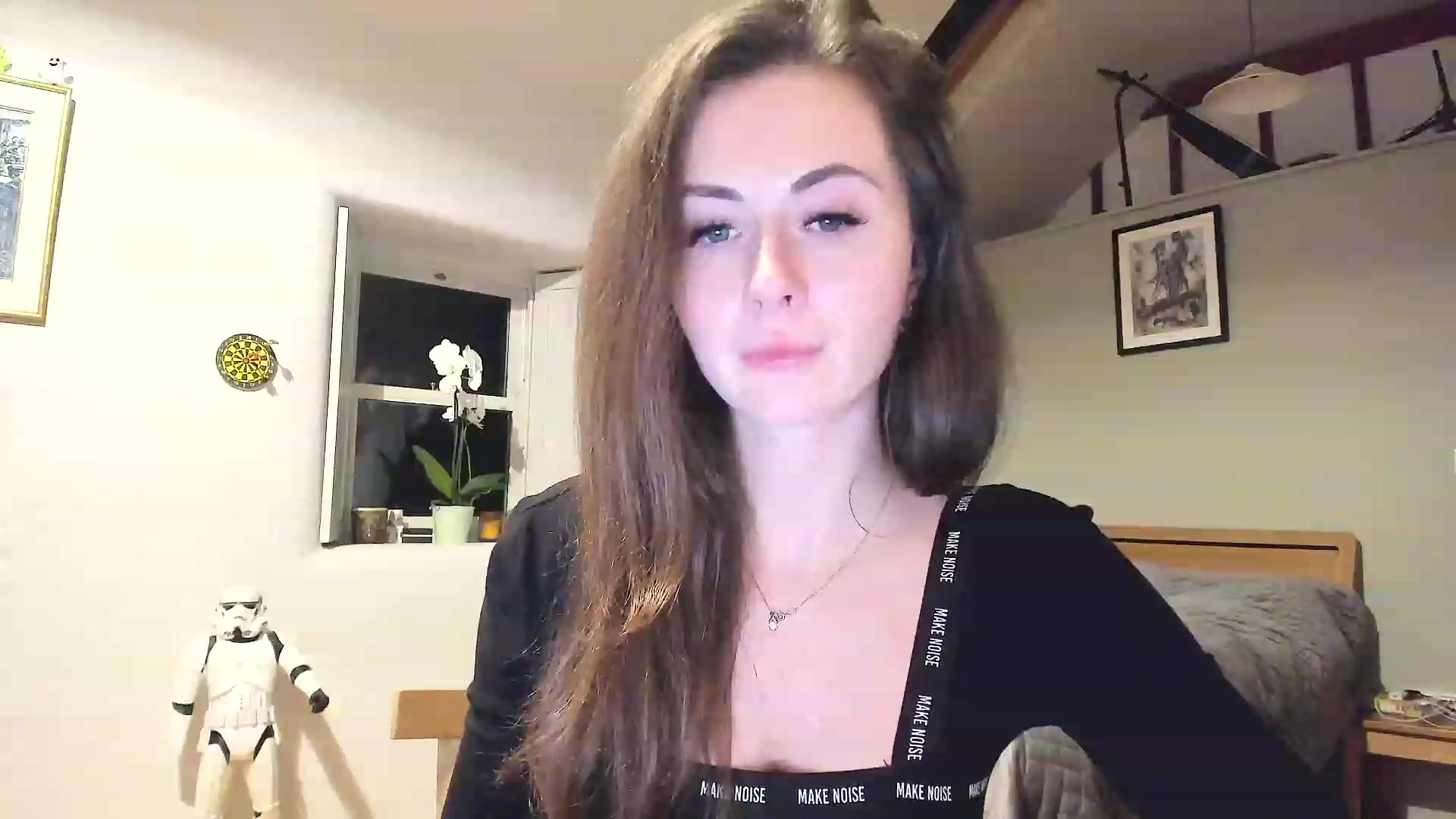 Gallery image thumbnail from Amber_Fry's myfreecams stream on, 12/18/2022, 23:31 image 13 of 20