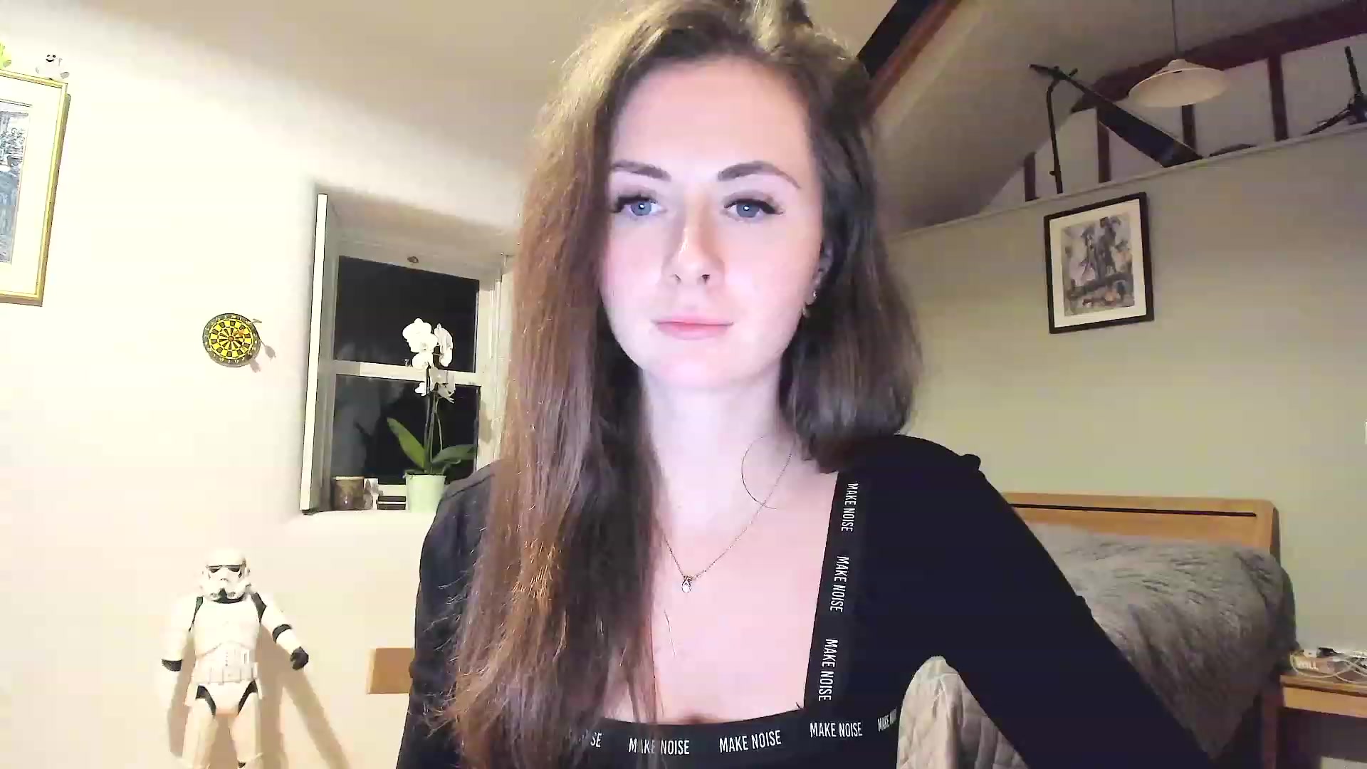 Gallery image thumbnail from Amber_Fry's myfreecams stream on, 12/18/2022, 23:31 image 15 of 20