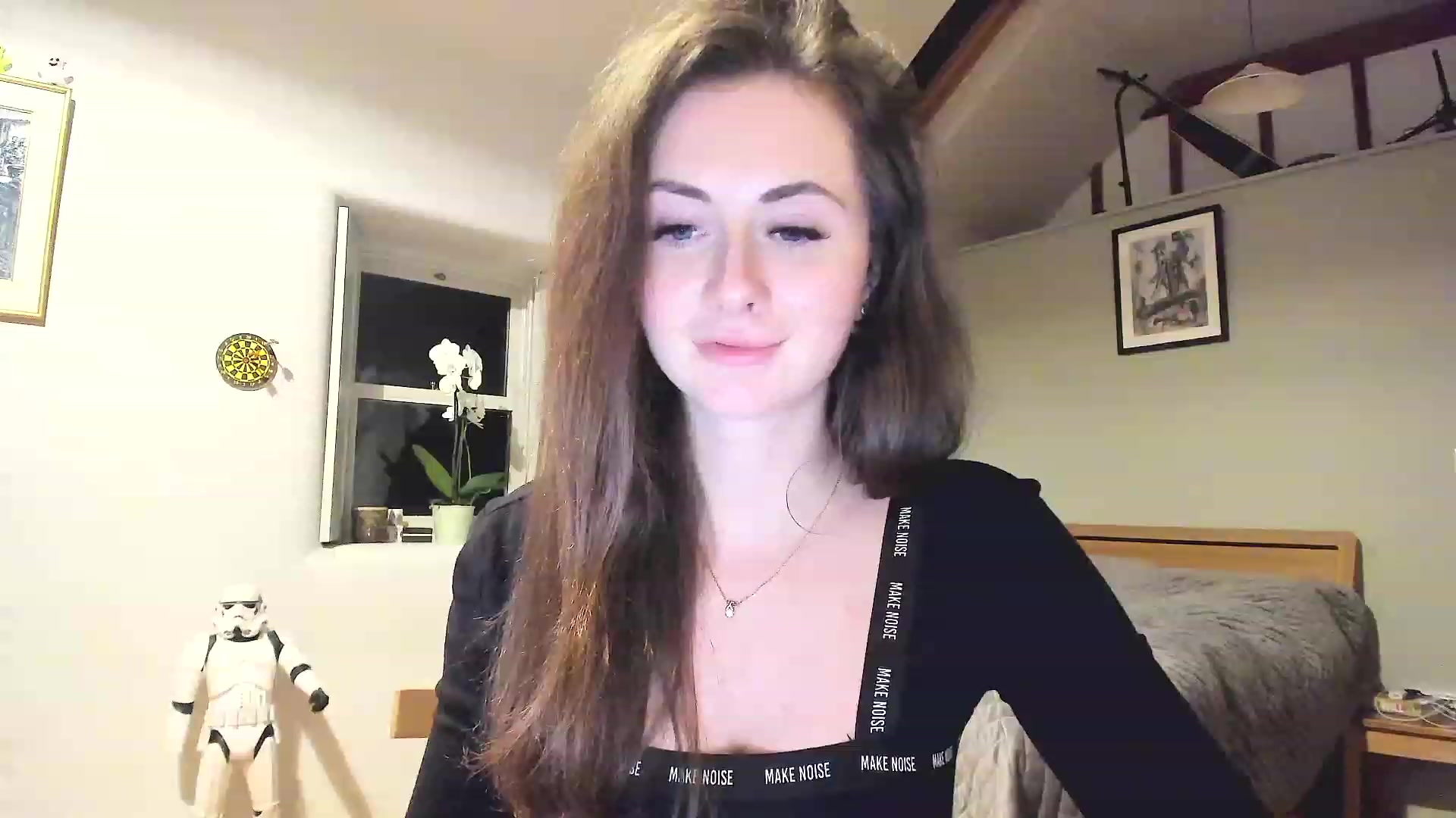 Gallery image thumbnail from Amber_Fry's myfreecams stream on, 12/18/2022, 23:31 image 16 of 20