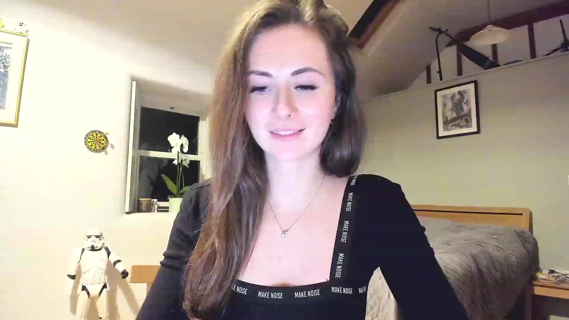 Gallery image thumbnail from Amber_Fry's myfreecams stream on, 12/18/2022, 23:31 image 6 of 20