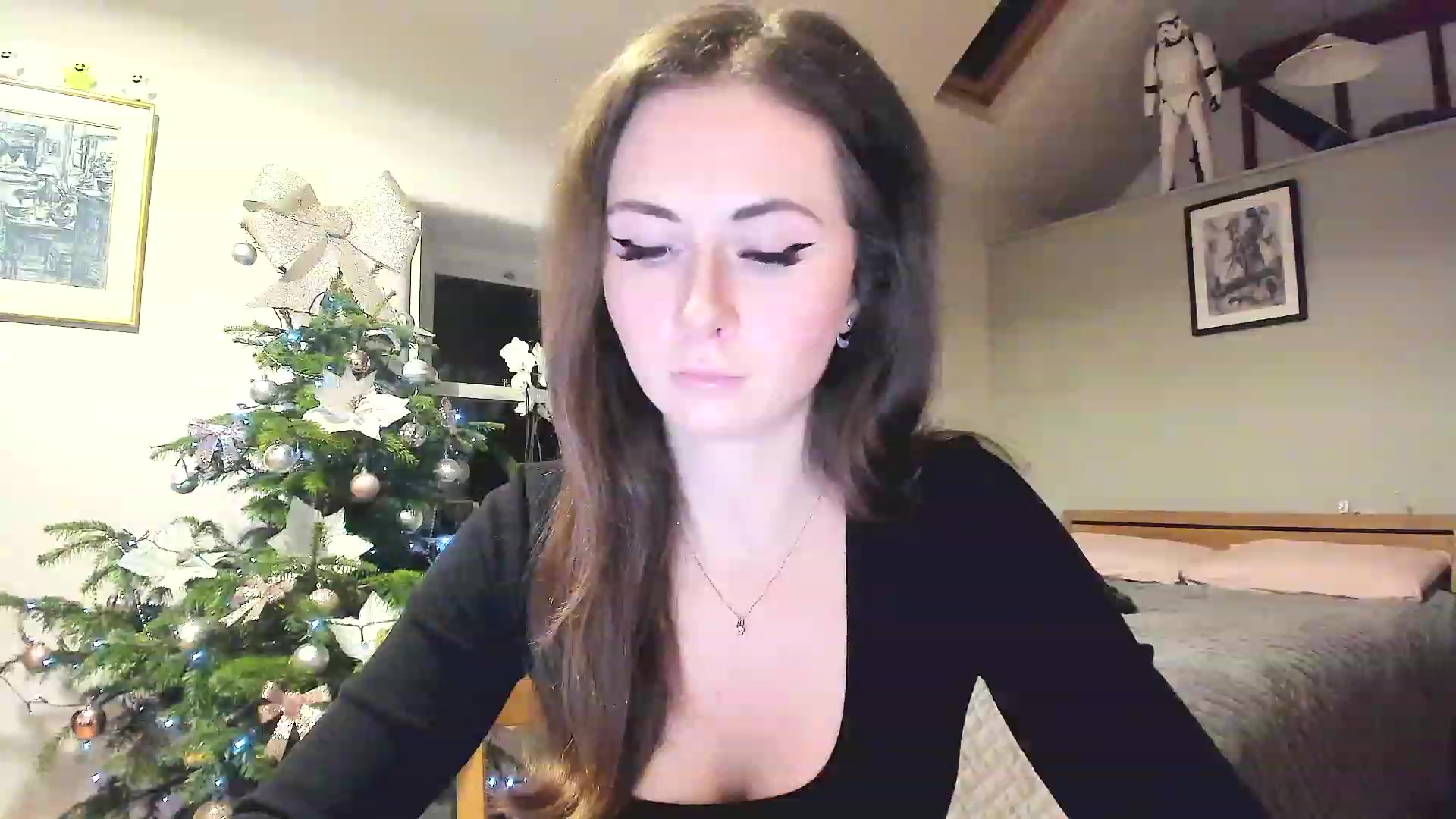 Gallery image thumbnail from Amber_Fry's myfreecams stream on, 12/19/2022, 20:33 image 7 of 20