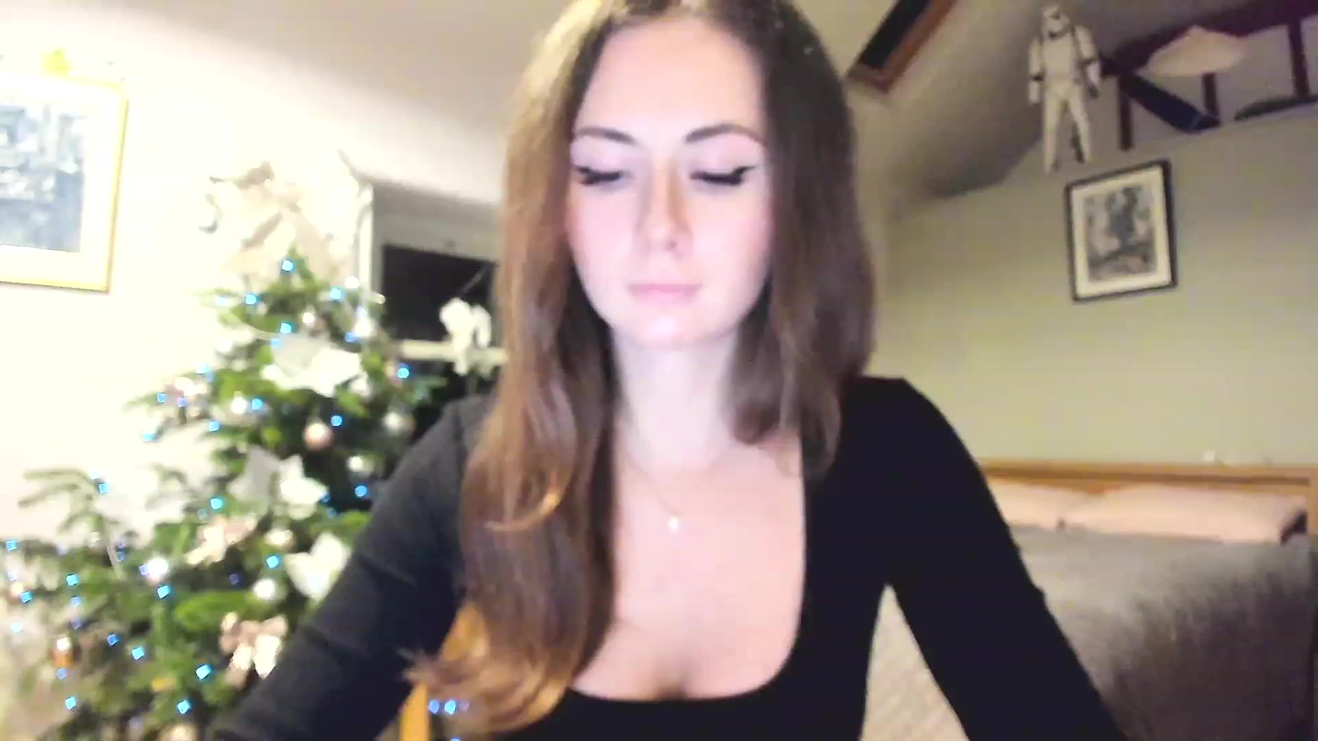 Gallery image thumbnail from Amber_Fry's myfreecams stream on, 12/19/2022, 20:33 image 5 of 20