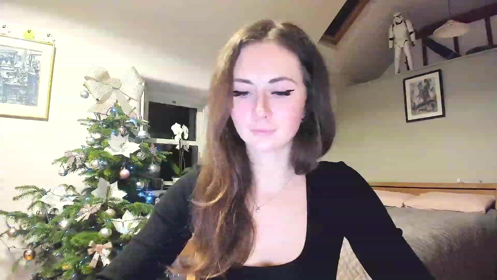 Gallery image thumbnail from Amber_Fry's myfreecams stream on, 12/19/2022, 20:33 image 17 of 20