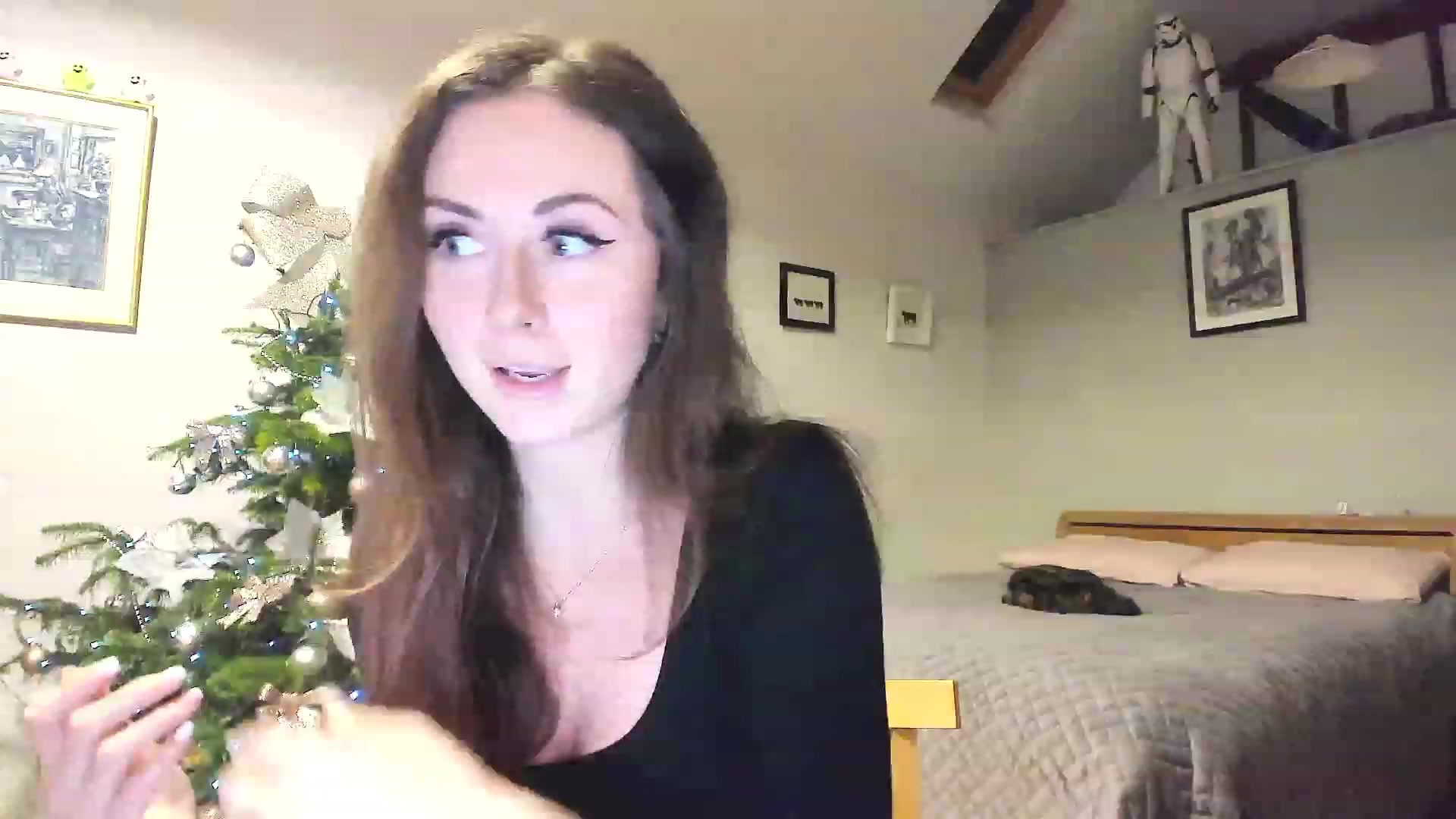 Gallery image thumbnail from Amber_Fry's myfreecams stream on, 12/19/2022, 20:33 image 10 of 20