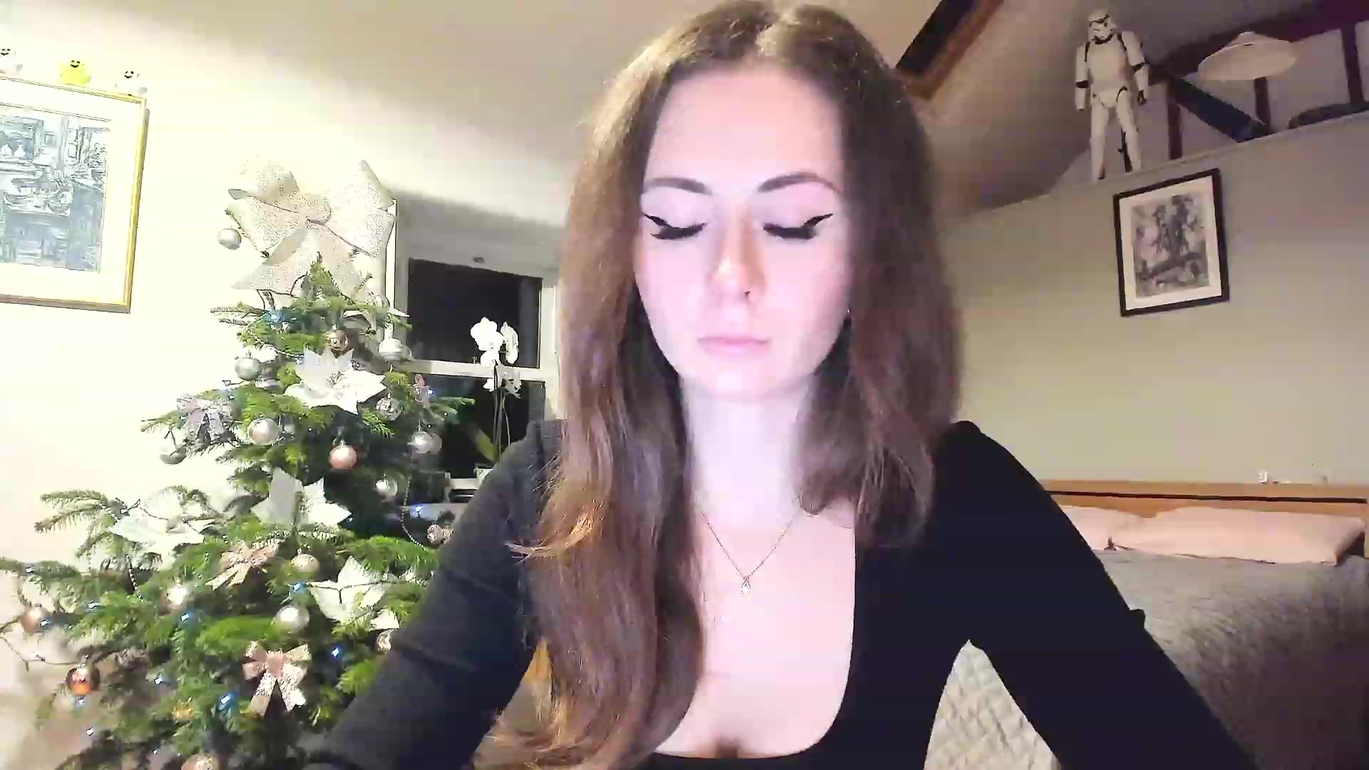Gallery image thumbnail from Amber_Fry's myfreecams stream on, 12/19/2022, 20:33 image 6 of 20