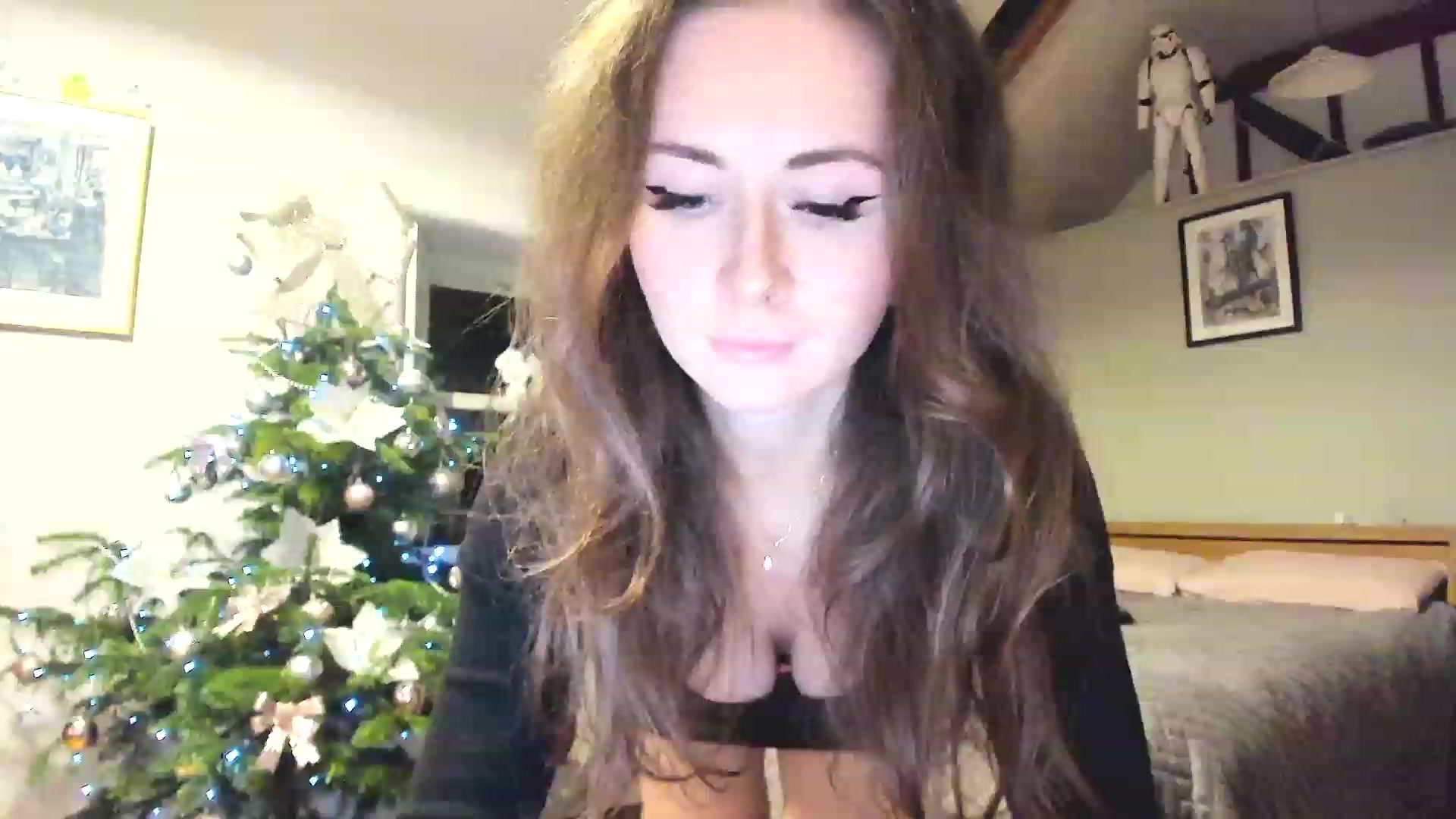 Gallery image thumbnail from Amber_Fry's myfreecams stream on, 12/19/2022, 20:33 image 2 of 20