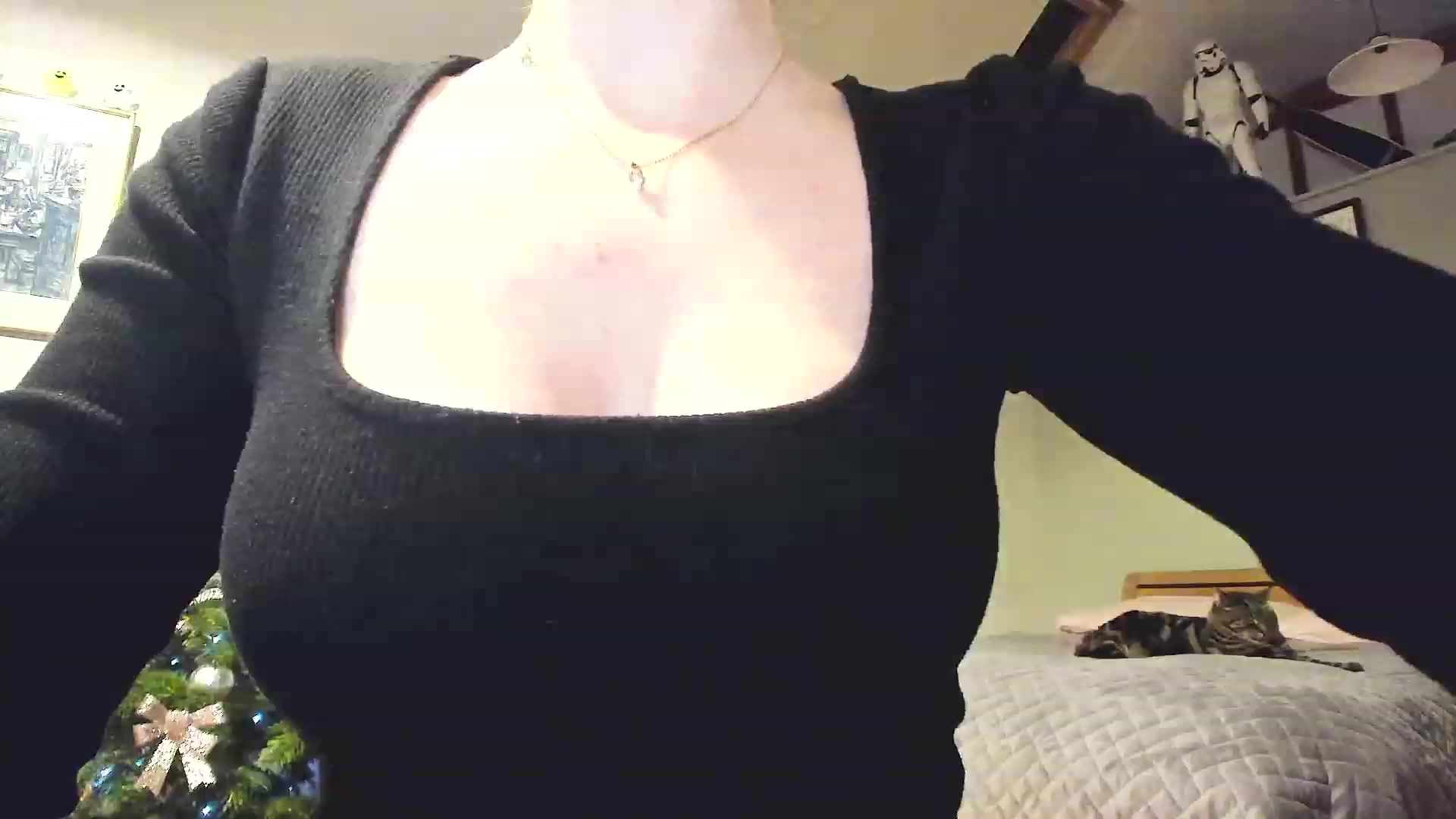 Gallery image thumbnail from Amber_Fry's myfreecams stream on, 12/19/2022, 23:08 image 9 of 20
