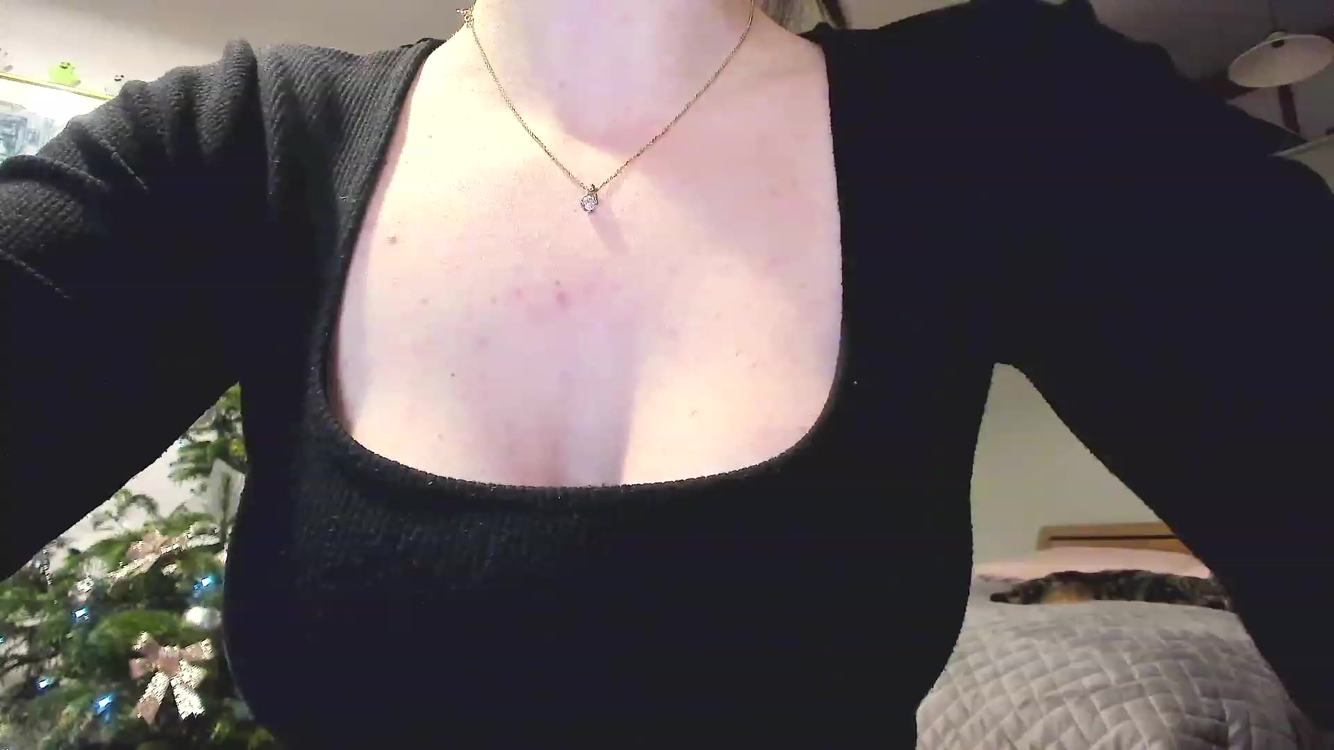 Gallery image thumbnail from Amber_Fry's myfreecams stream on, 12/19/2022, 23:08 image 13 of 20