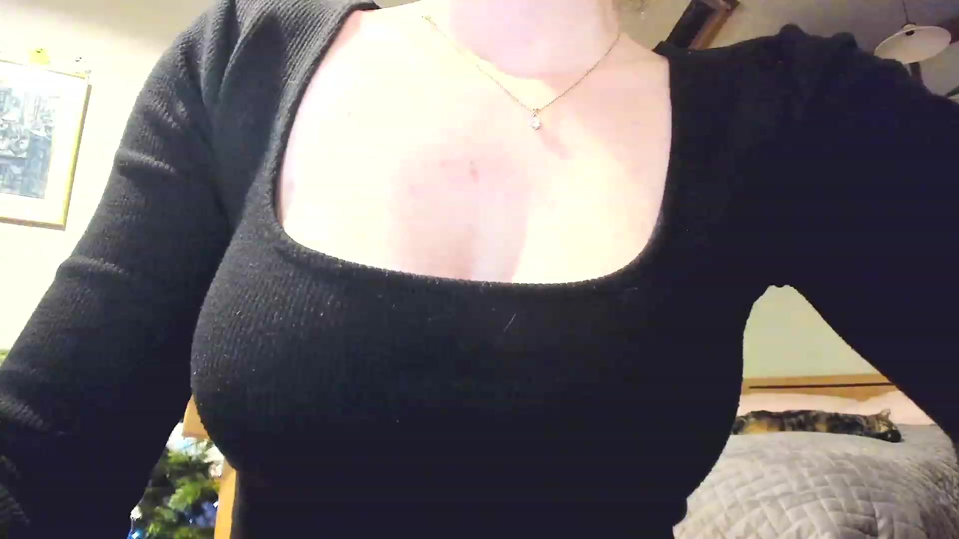 Gallery image thumbnail from Amber_Fry's myfreecams stream on, 12/19/2022, 23:08 image 11 of 20